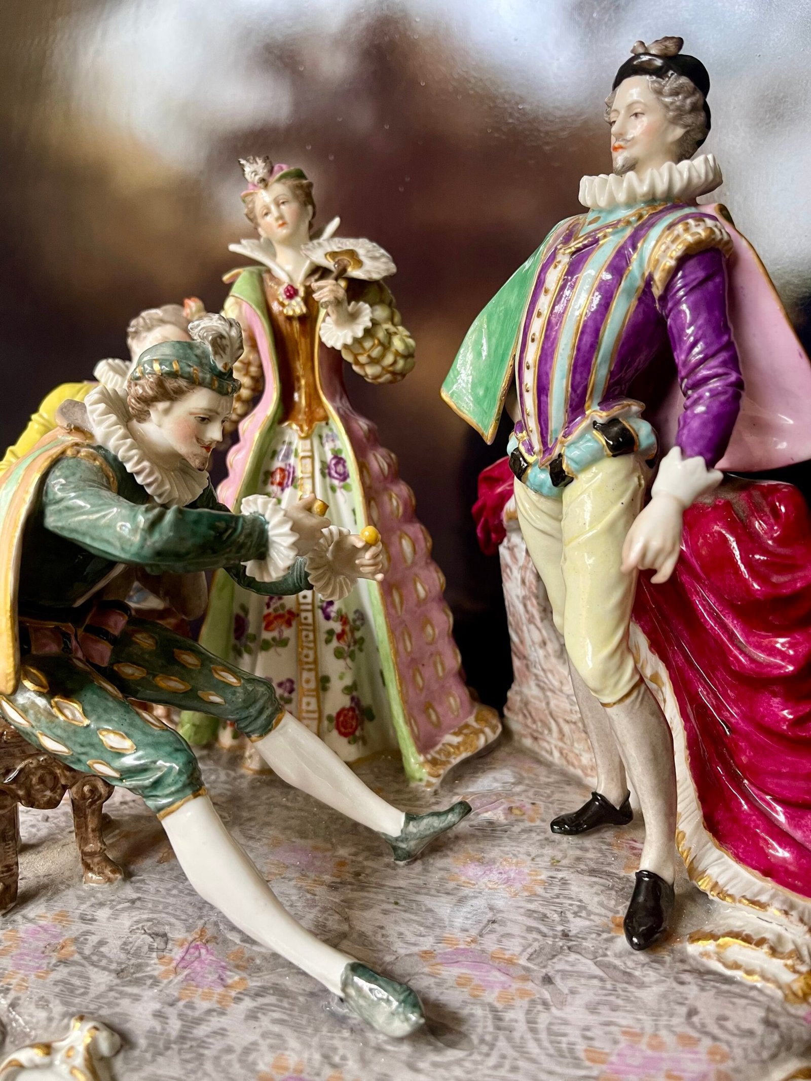 Statuetta in Porcellana Meissen – Scena Galante Rococò