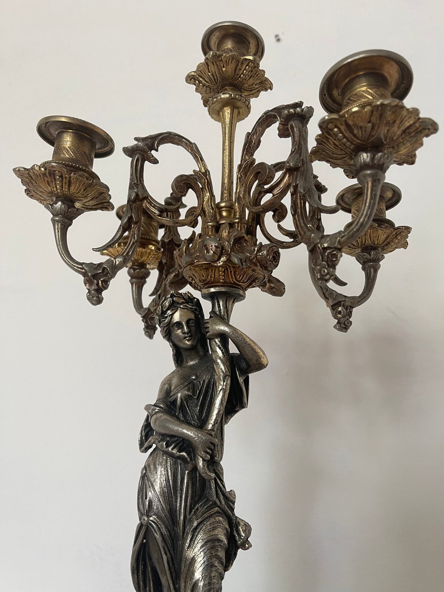 "Luce di Venere" - Candelabro Antico in Bronzo e Onice