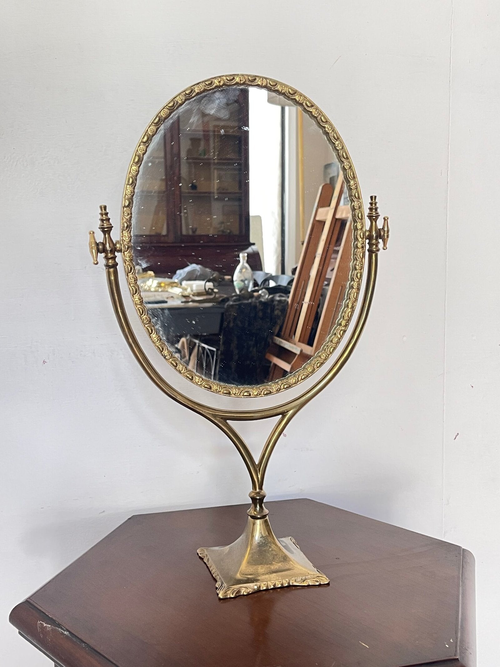 Specchiera da Tavolo Vintage in Ottone Cesellato – Stile Classico Regolabile