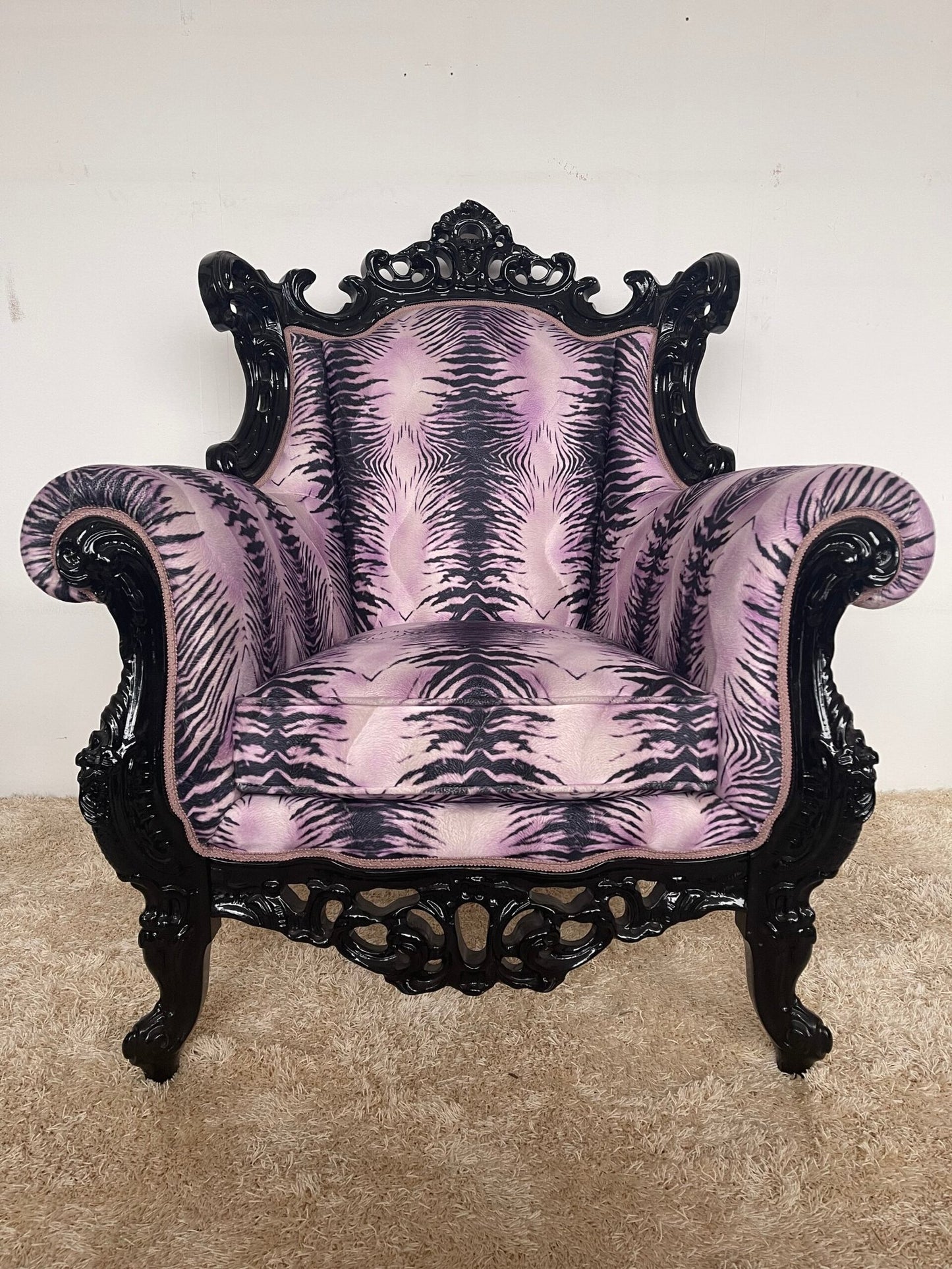 Splendida poltrona barocca Tiger Glam