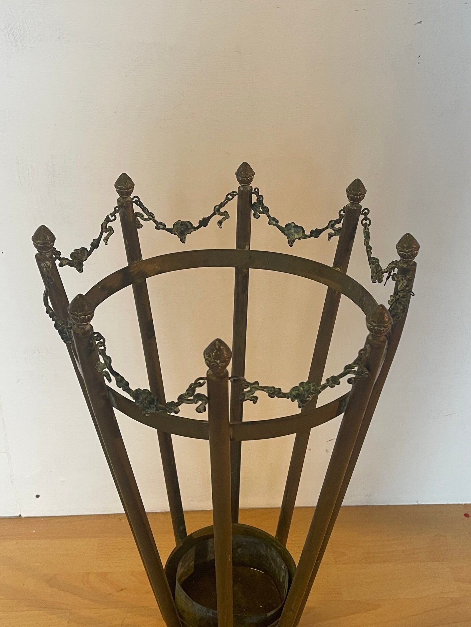 Portavaso Vintage in Ferro Battuto – Stile Liberty