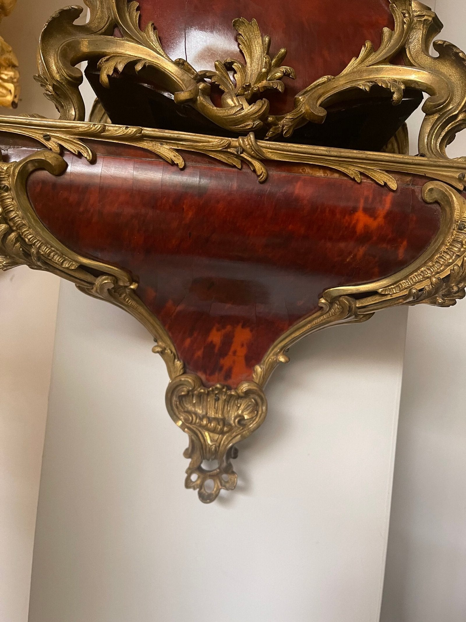 Sontuoso orologio Cartel da Parete in stile Luigi XV "Vernis Martin"