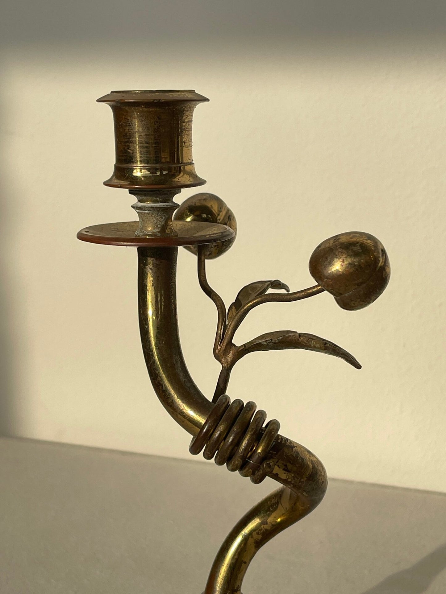 Coppia di Candelieri in Ottone con Motivo Naturale