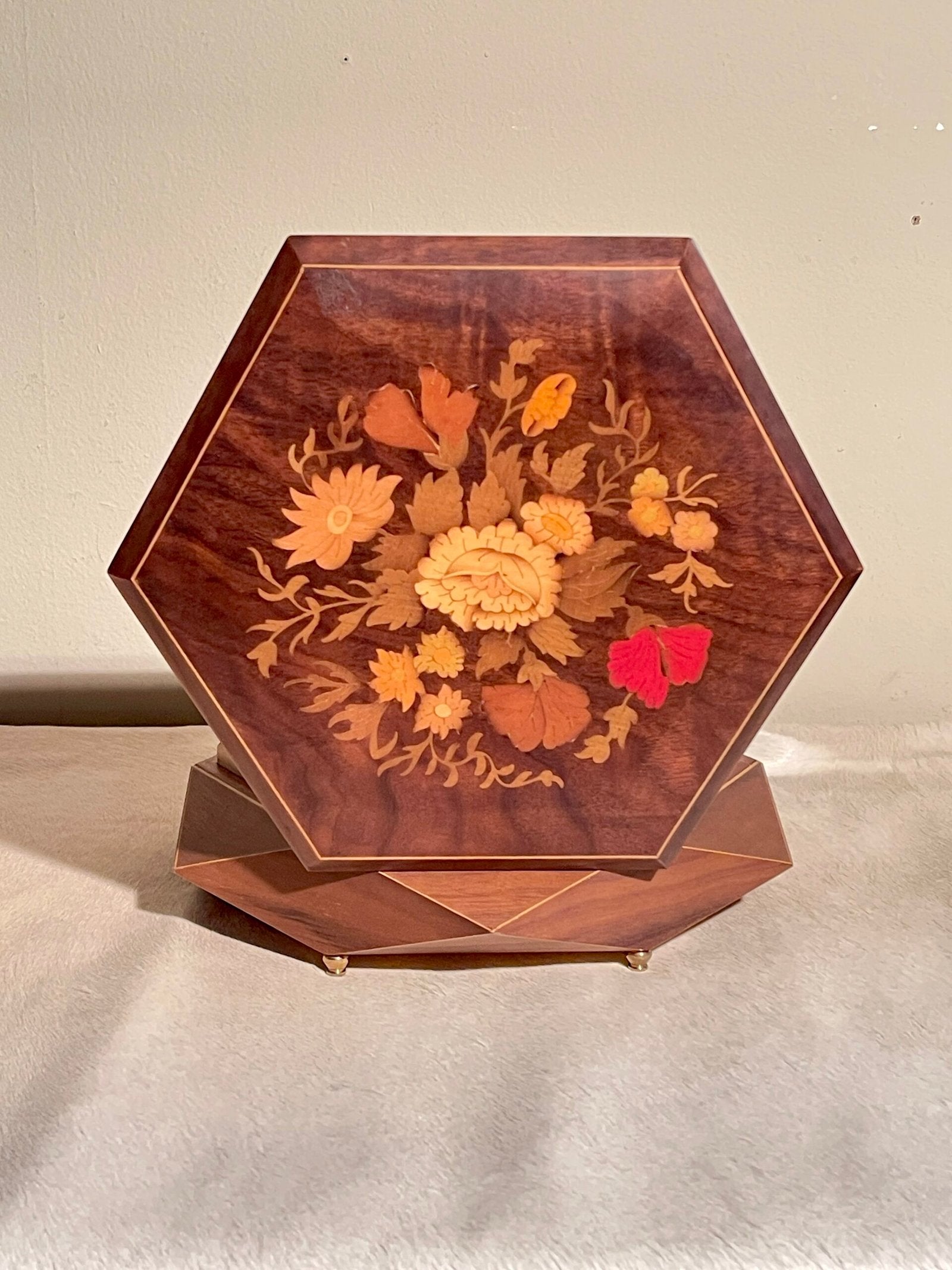 Scrigno Gioiello Musicale in Legno – Made in Italy (1990s)