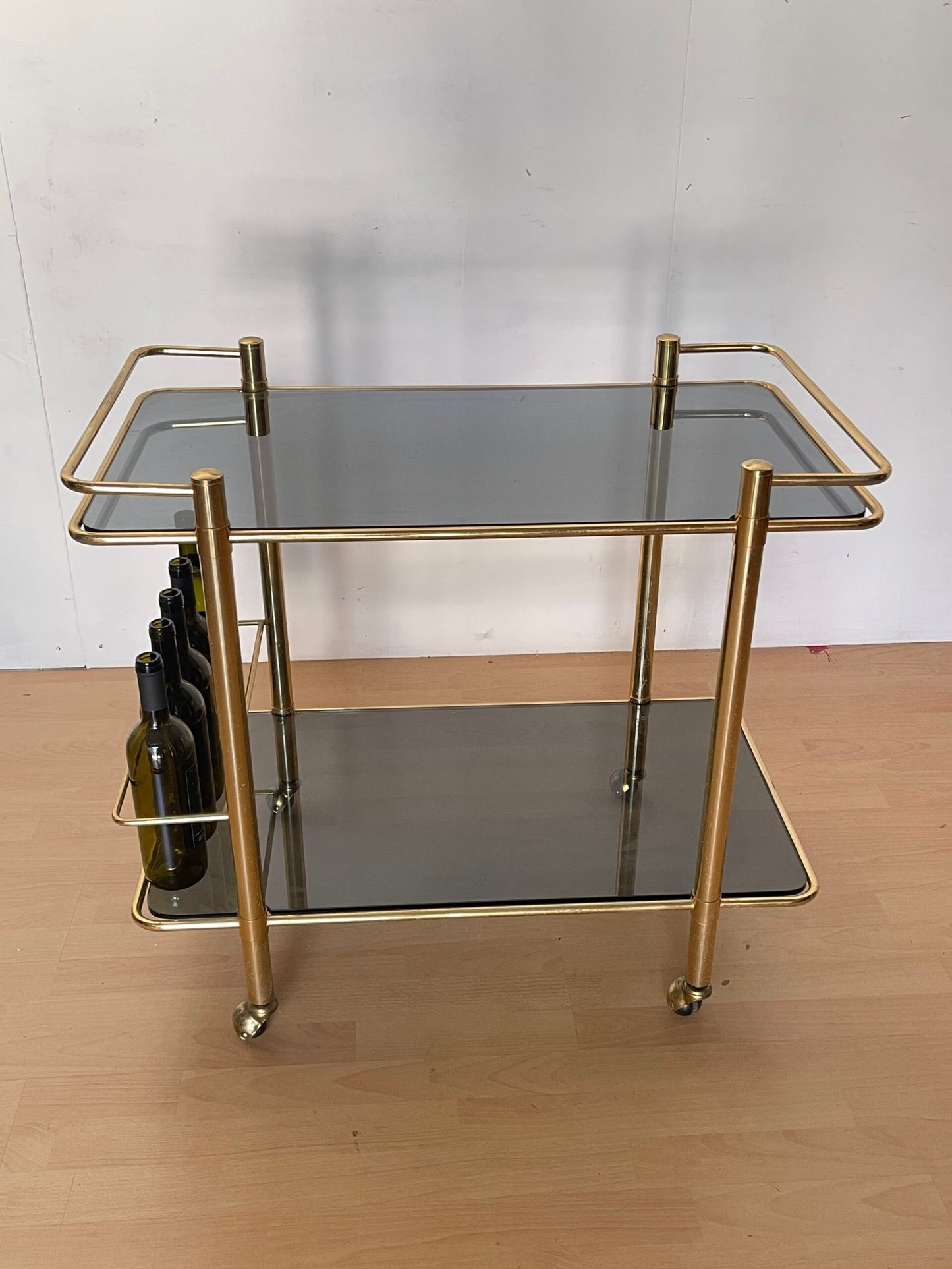 Carrello Bar vintage in Ottone e Vetro Fumé «Golden Lounge»
