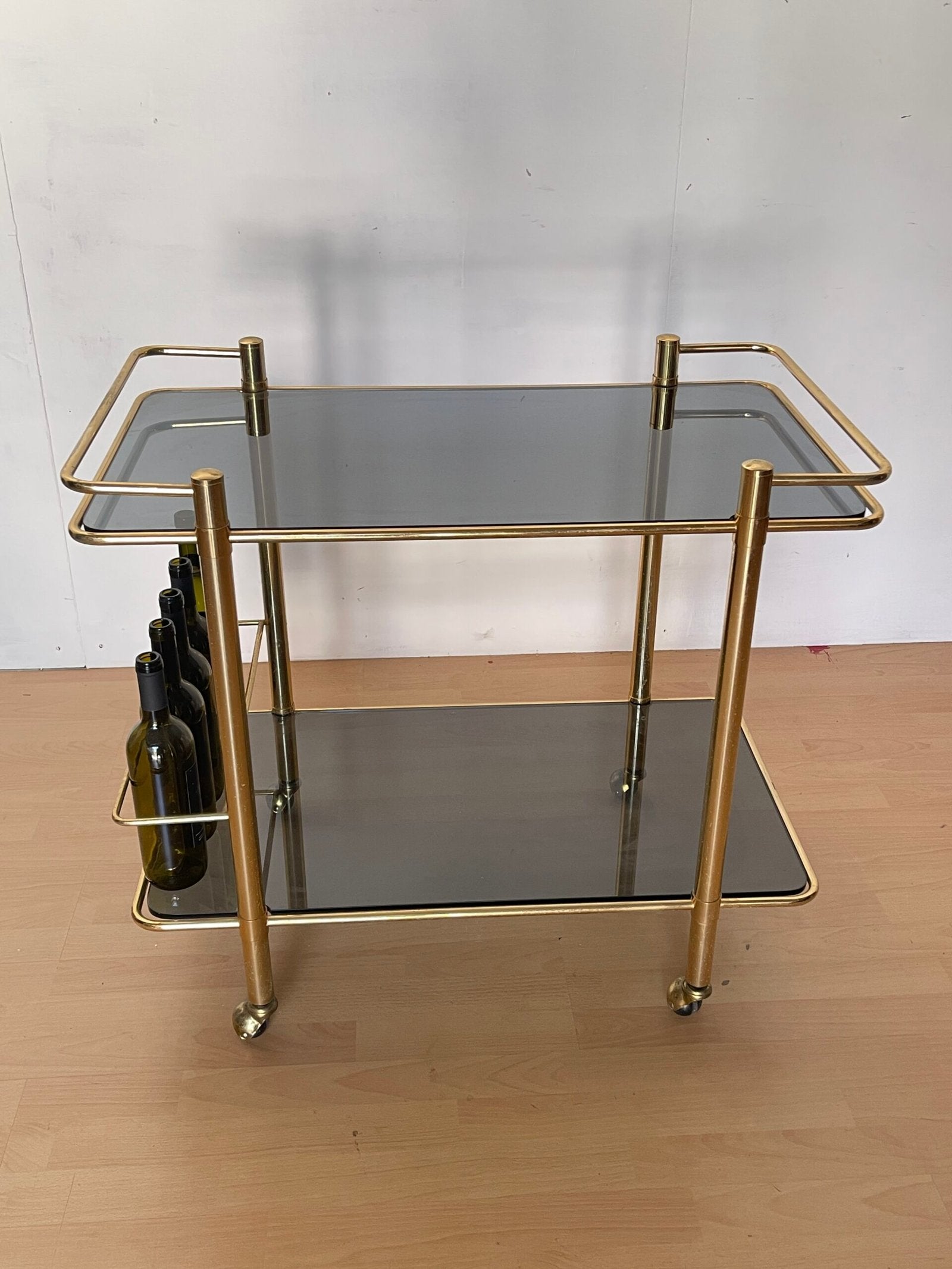 Carrello Bar vintage in Ottone e Vetro Fumé «Golden Lounge»