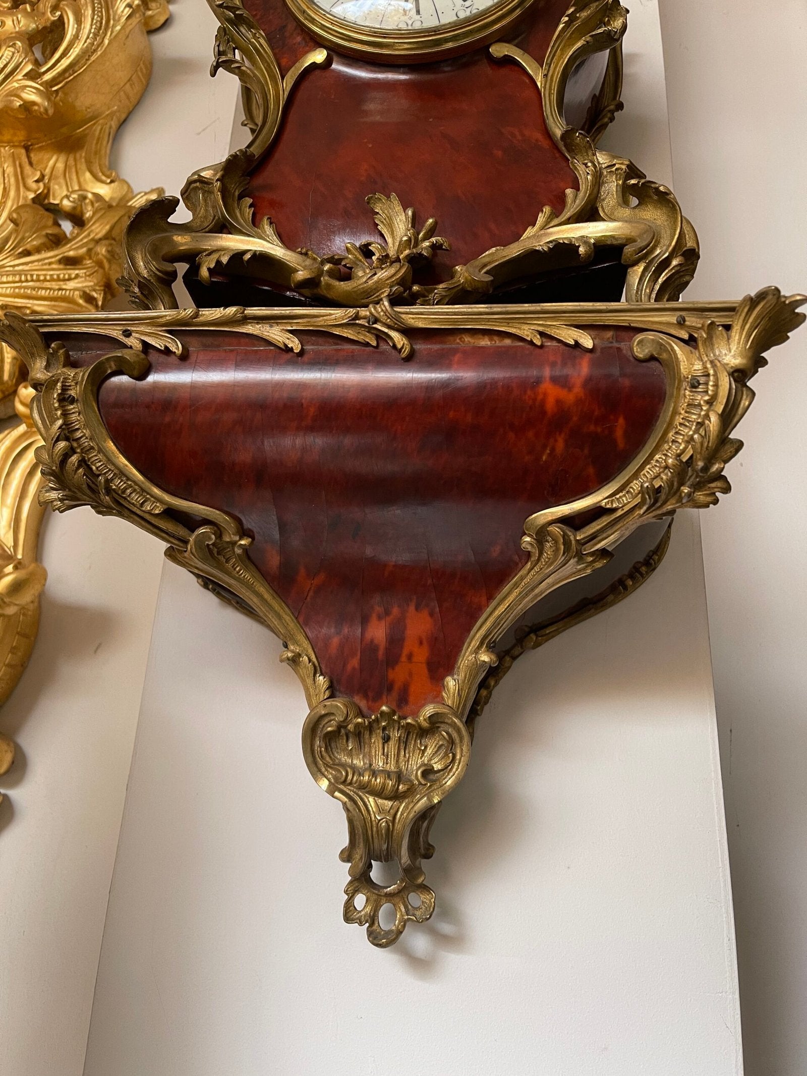 Console da Parete in Stile Rococò – Supporto per Orologio o Oggettistica