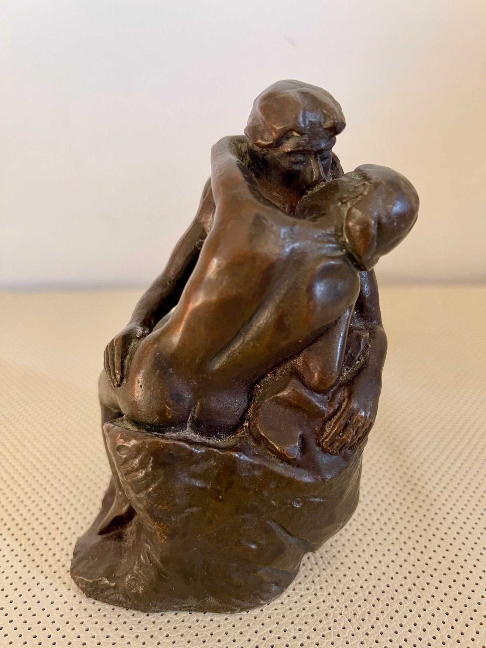 Scultura in bronzo "Il Bacio" – ispirata a Rodin