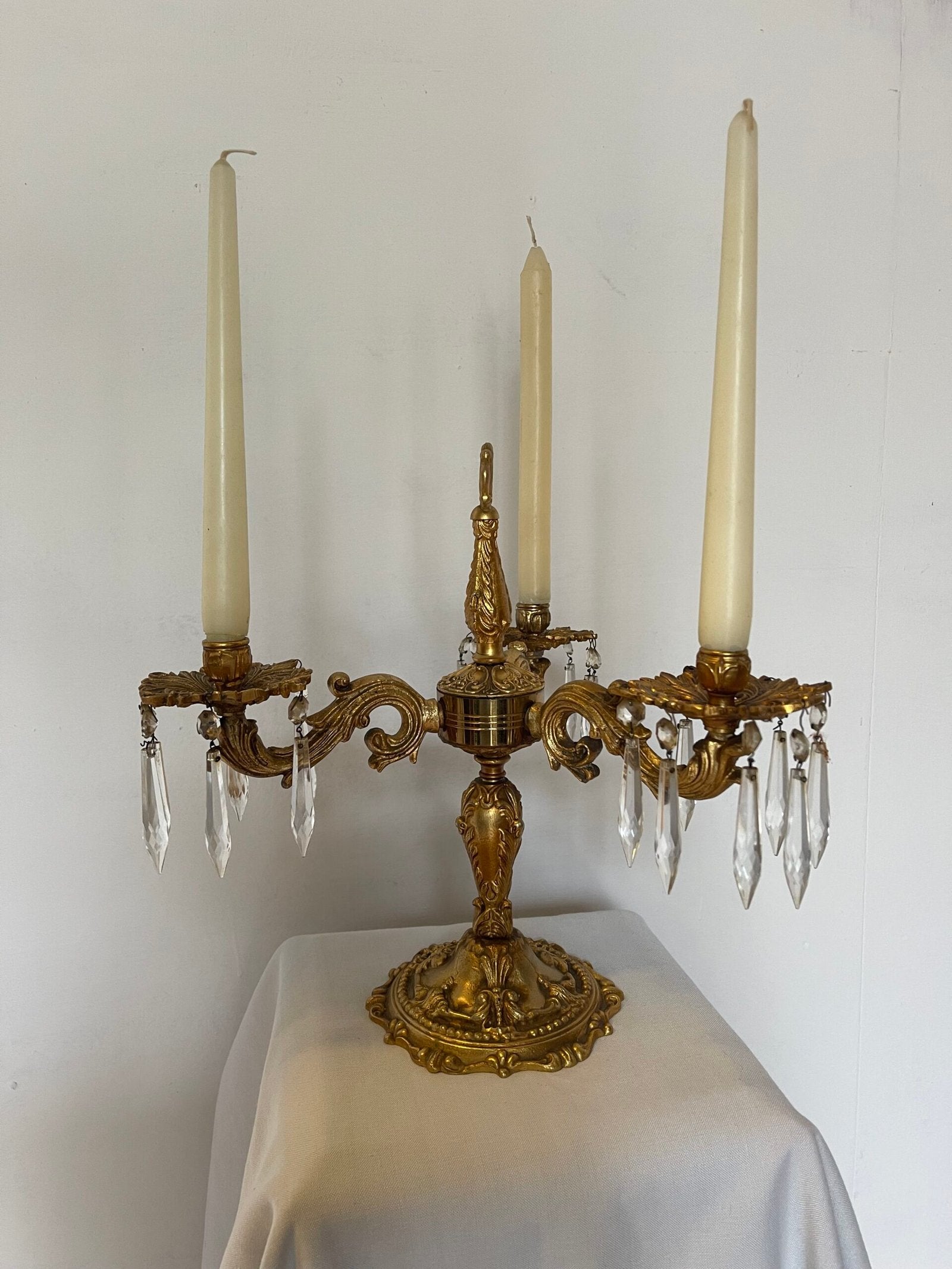 Elegante Candelabro Antico in Ottone e Crystal