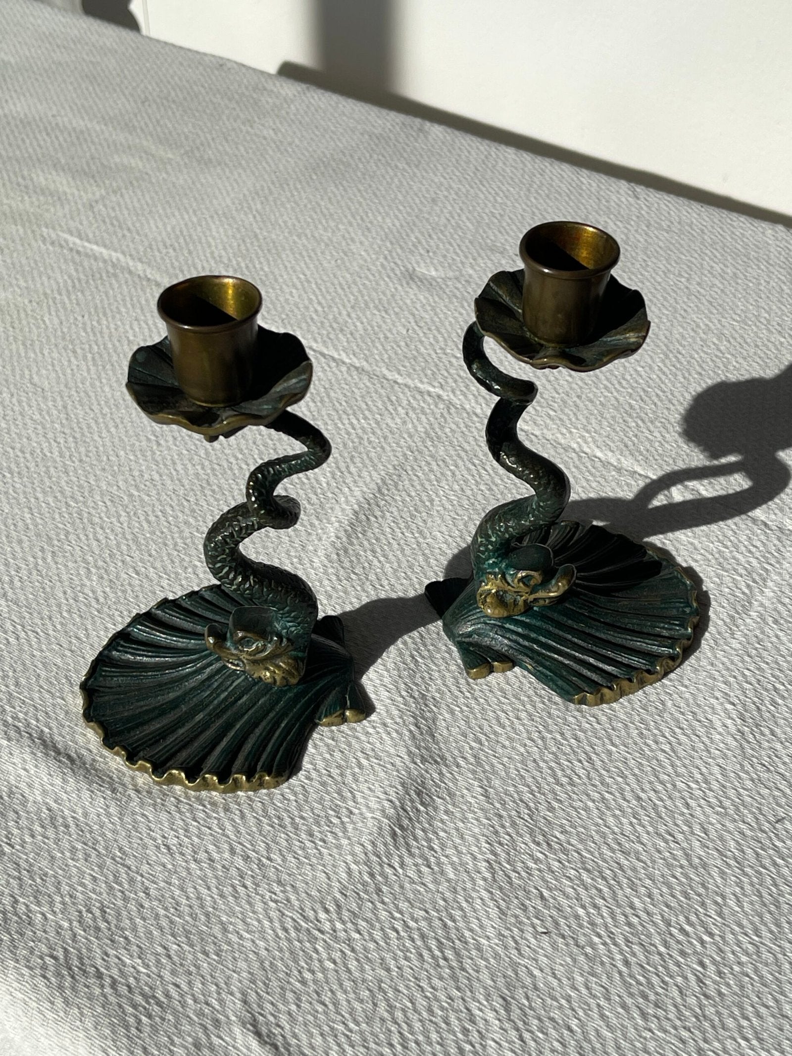 Coppia di candelieri trifone vintage XX