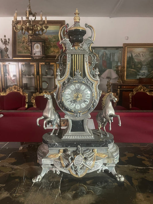 Orologio da Camino in Stile Impero con Cavalli Rampanti