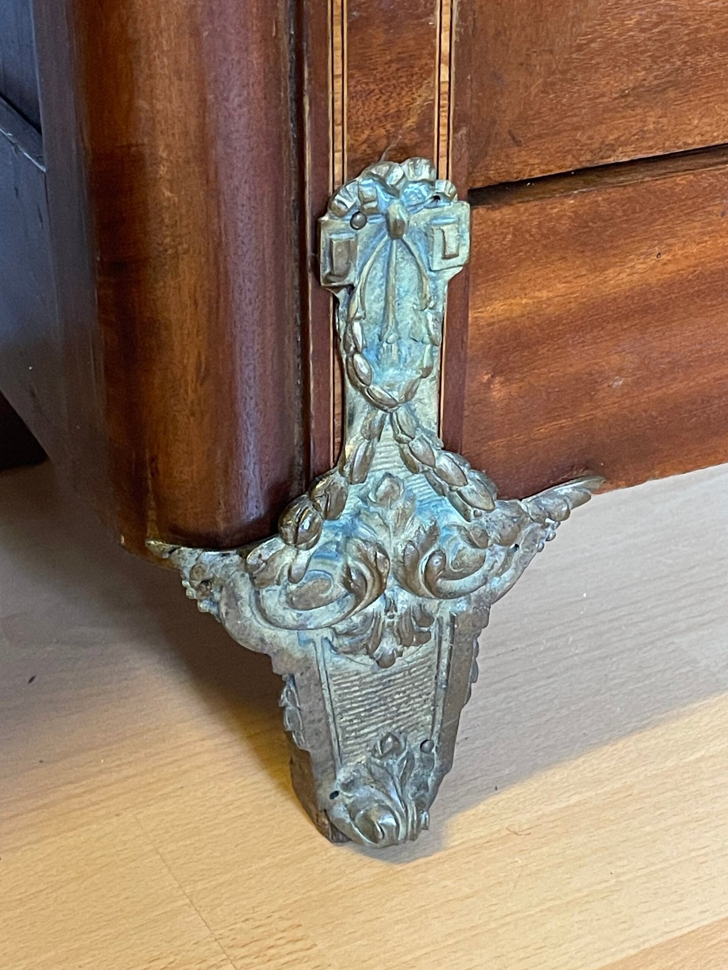 Coppia di comodini italiani in stile impero, anni 50