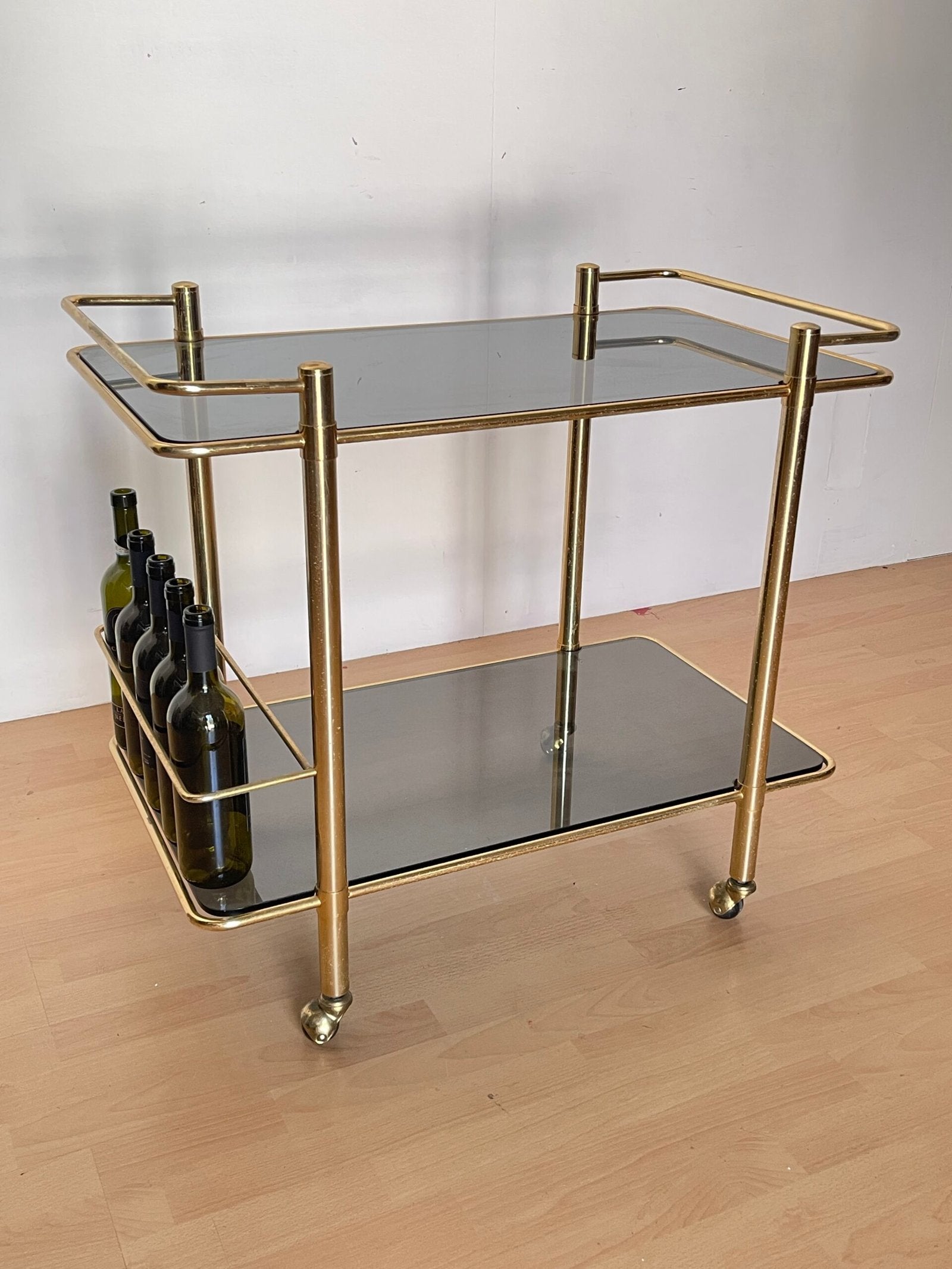 Carrello Bar vintage in Ottone e Vetro Fumé «Golden Lounge»