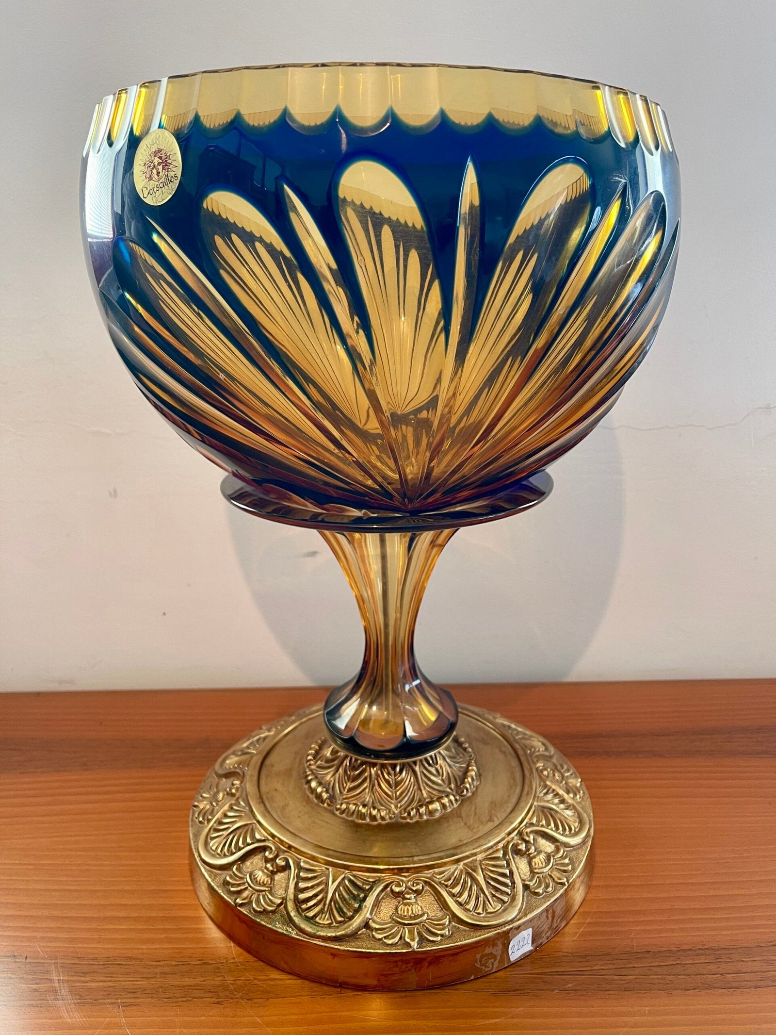 Coppa Decorativa Italiana in Cristallo Ambra e Blu su Base Dorata – Versailles