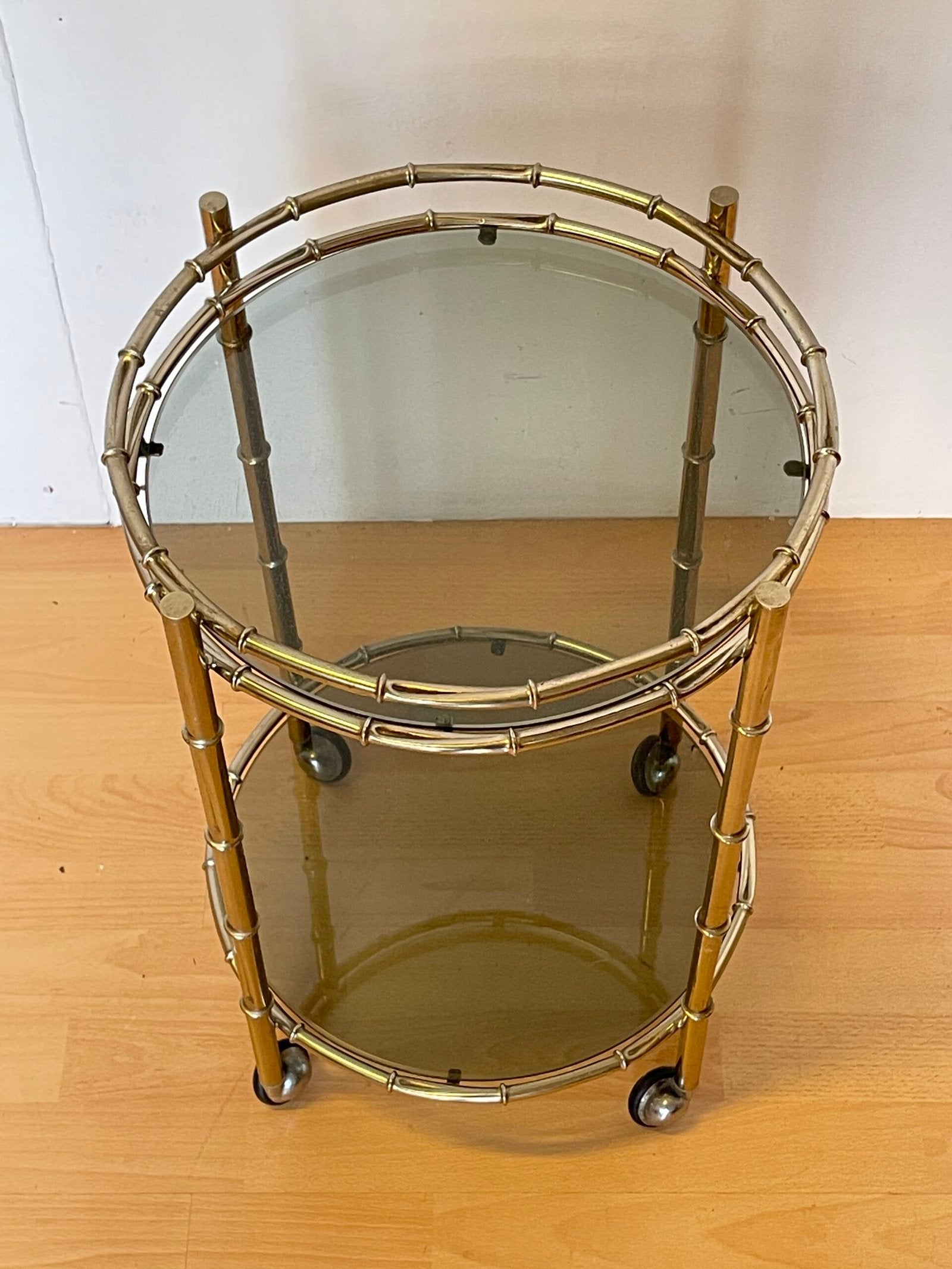 Carrello bar vintage in metallo ottonato e vetro fumé, Italia, anni '70