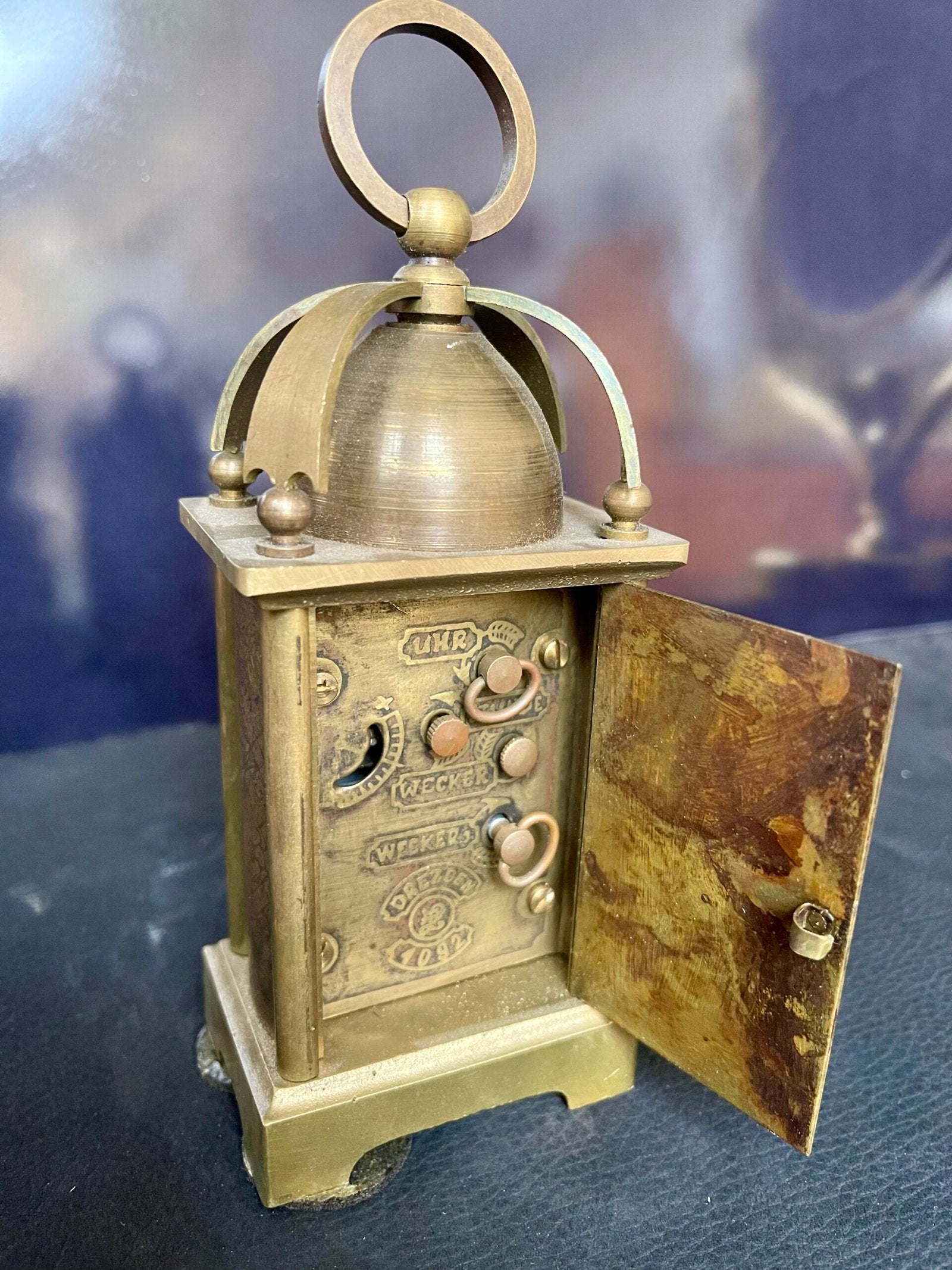 Orologio da tavolo in stile Liberty