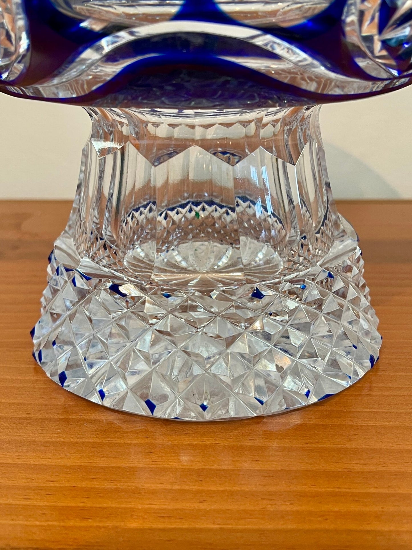 Elegante Coppa in Cristallo Blu e Trasparente – Artigianato di Lusso