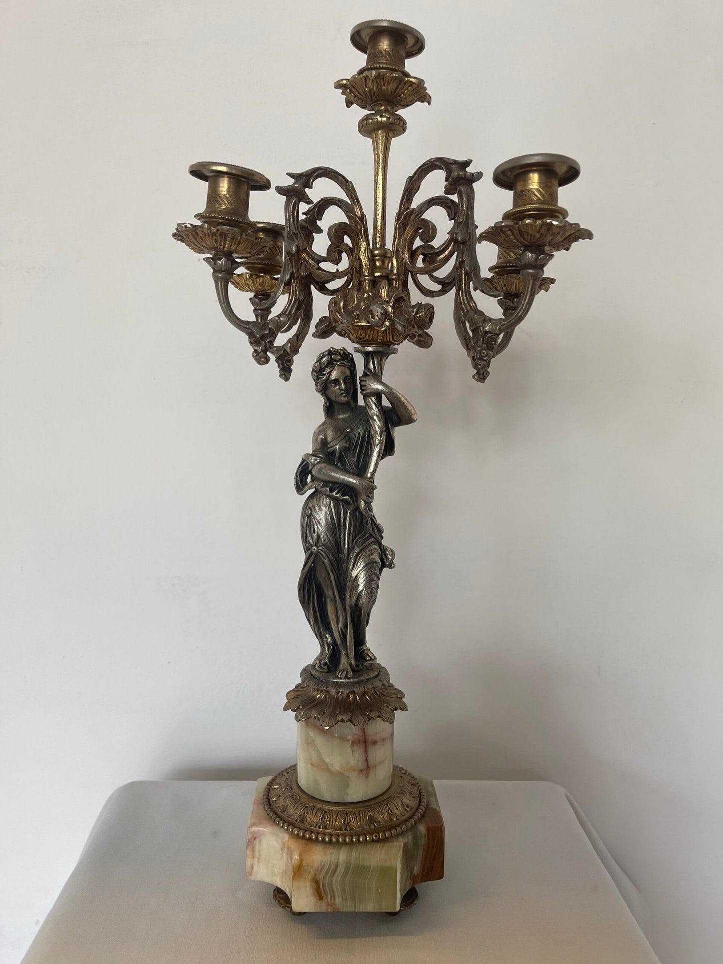 "Luce di Venere" - Candelabro Antico in Bronzo e Onice