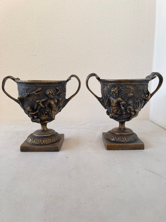 Coppia di Coppe Decorative in Bronzo – Firmate E. Monnet – Stile Neoclassico