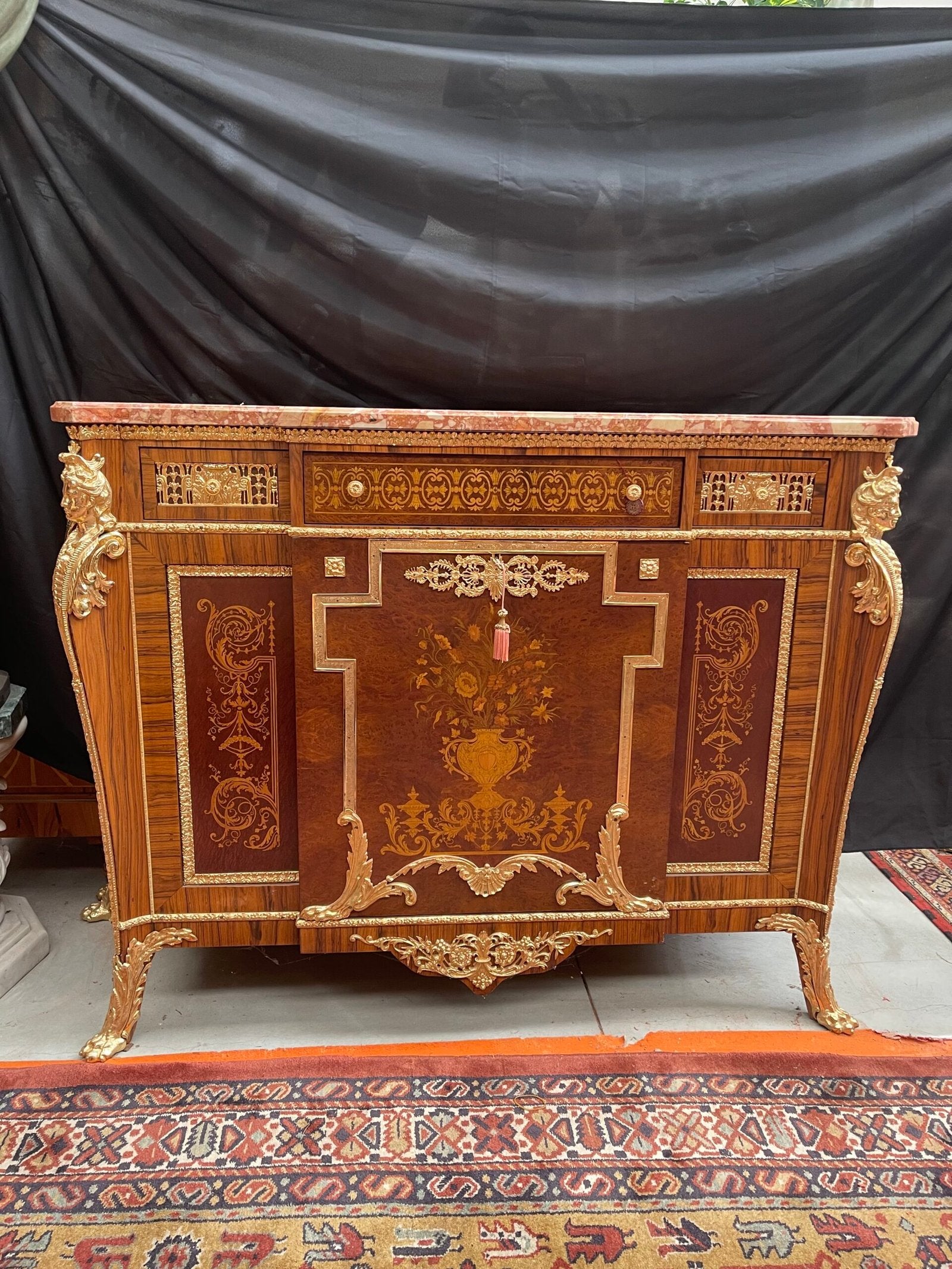 Credenza con Intarsi e Bronzi Dorati, Piano in Marmo