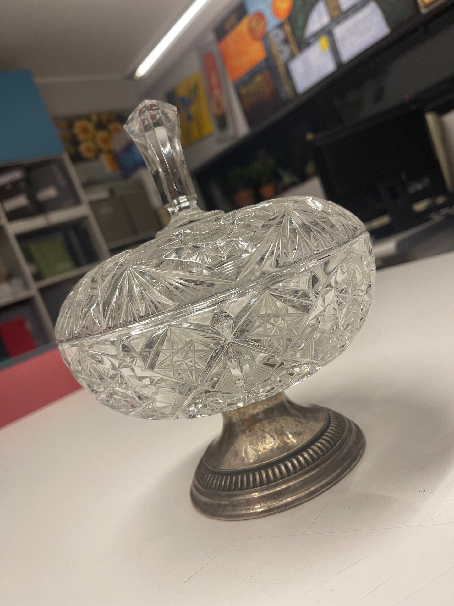 Zuccheriera in cristallo molato e base argentata