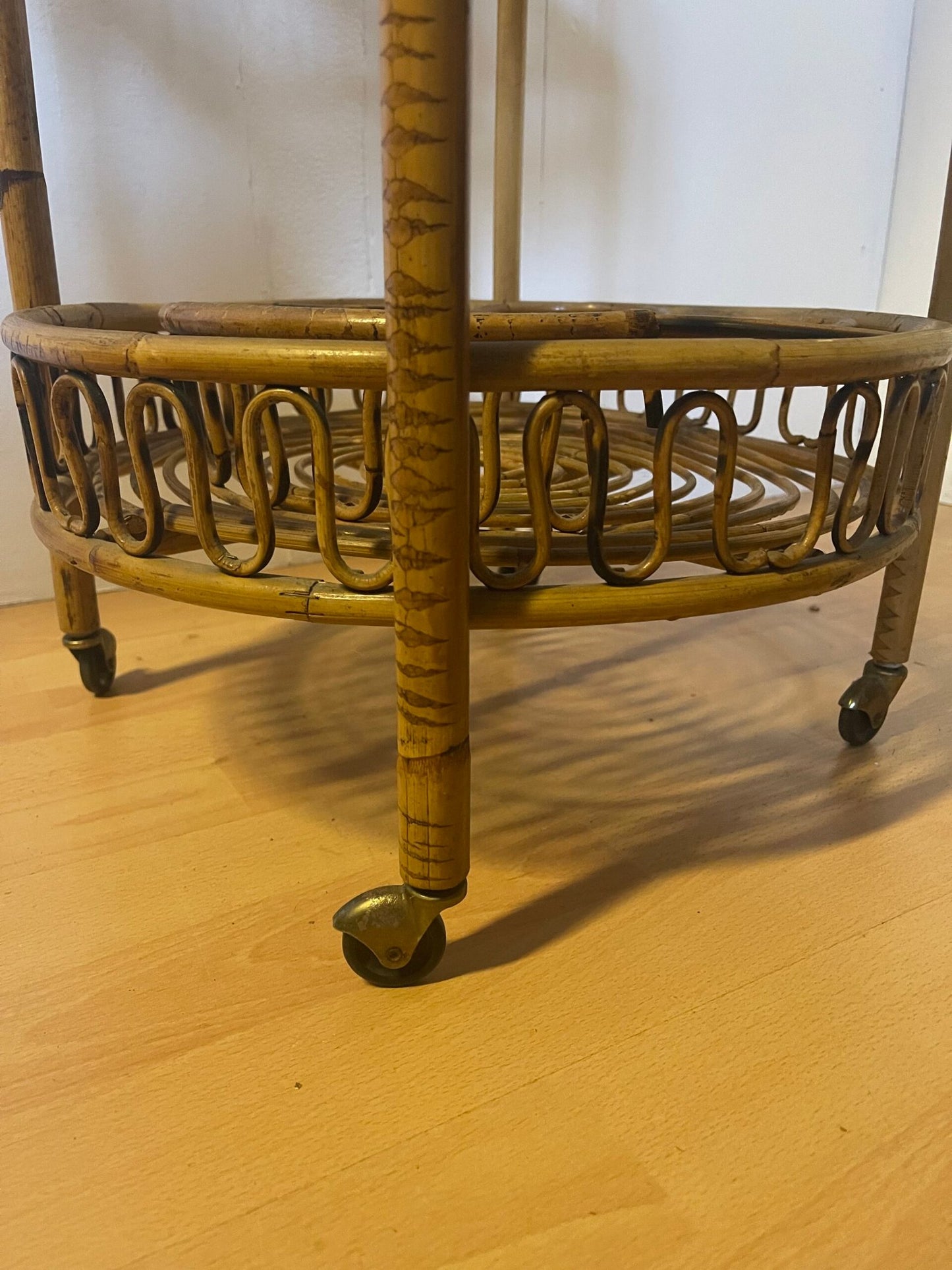 Carrello portabottiglie in bambù vintage