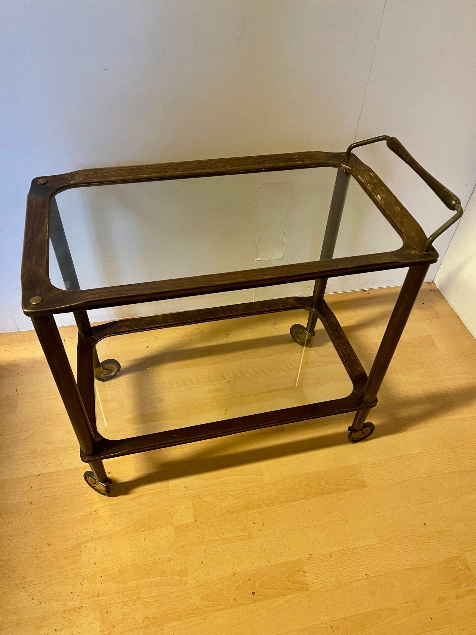 "Chic Retrò" Carrello da tè/bar vintage con struttura in legno e vetro