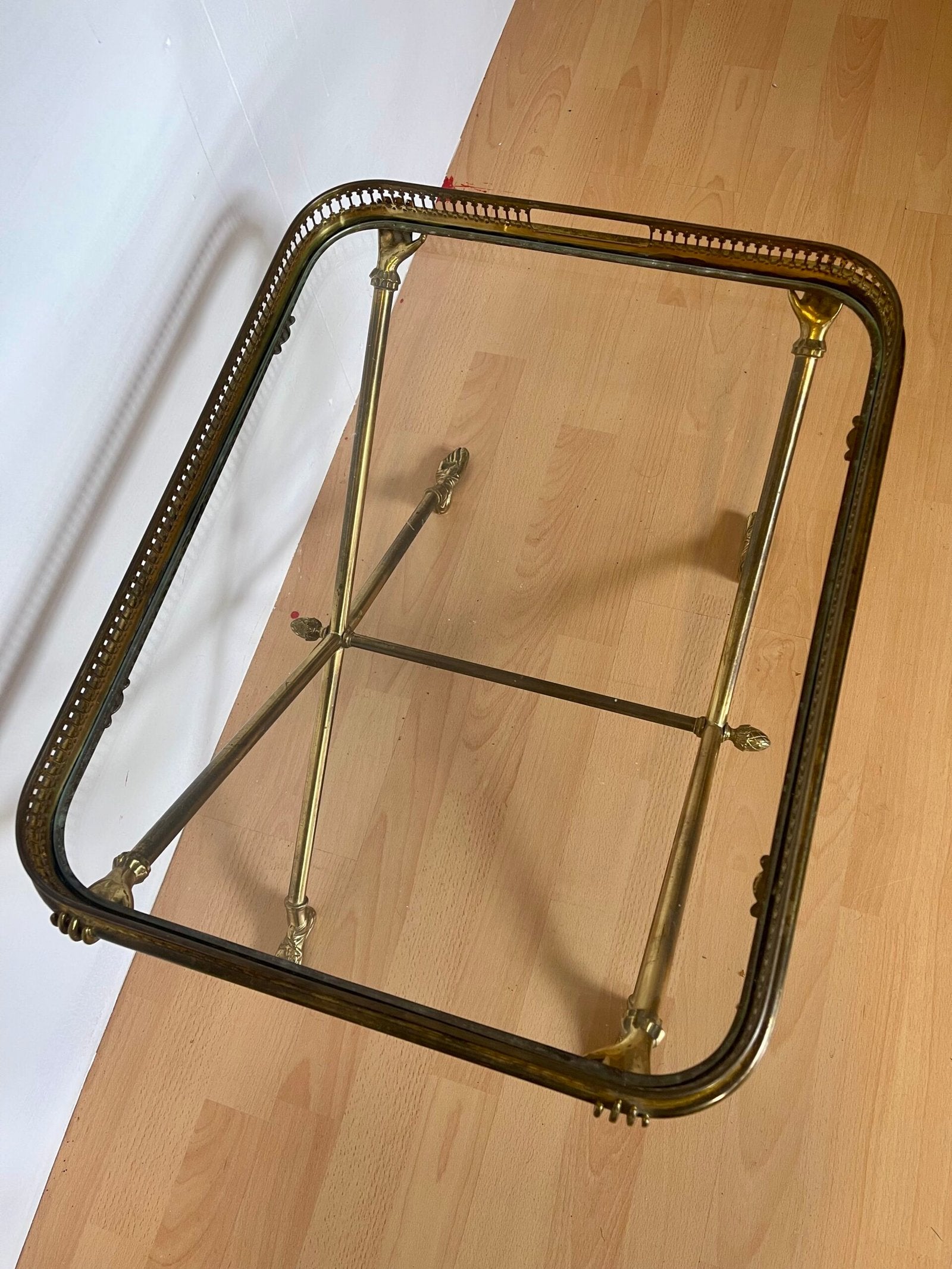 Tavolino Empire con Gambe a Zampa di Leone