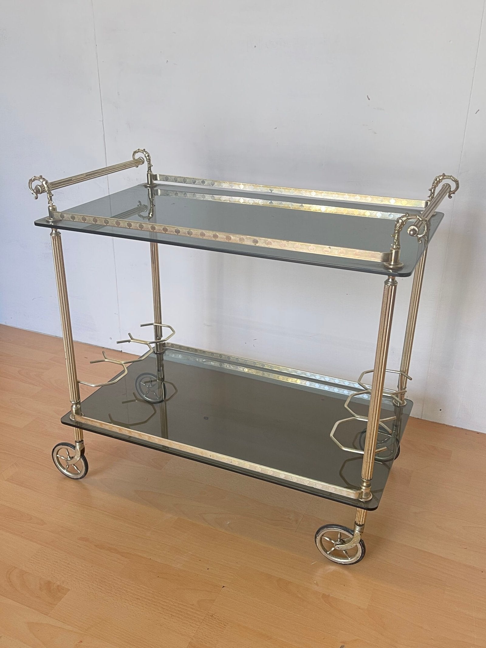 Carrello Bar vintage in Otto Cromato e Vetro Fumé «Silver Chic»