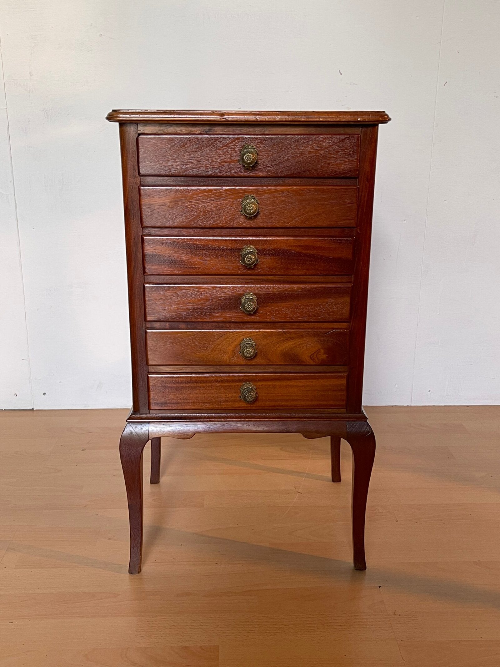 Elegante Cassettiera Vintage in Legno Massello – 6 Cassetti