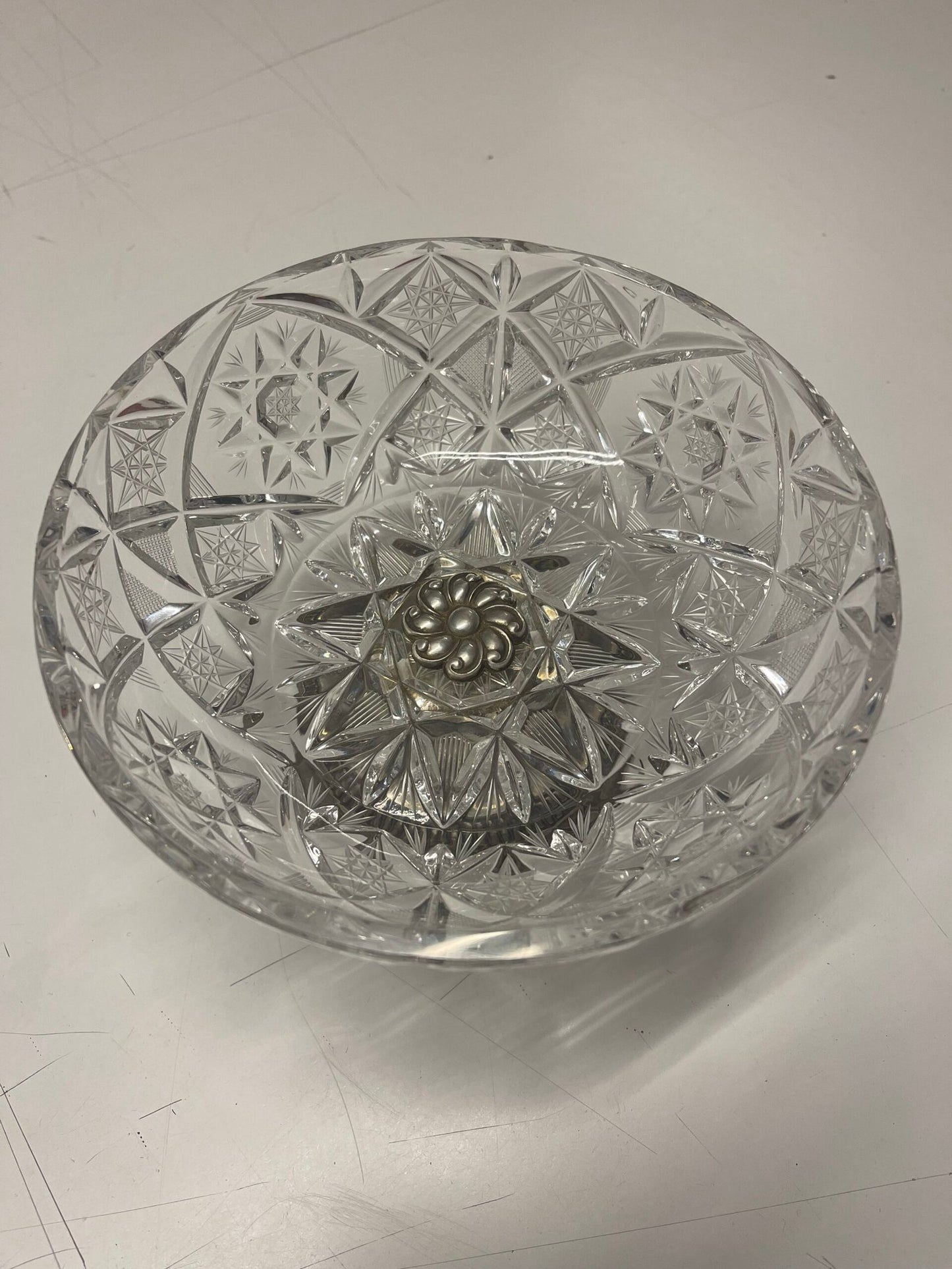 Zuccheriera in cristallo molato e base argentata