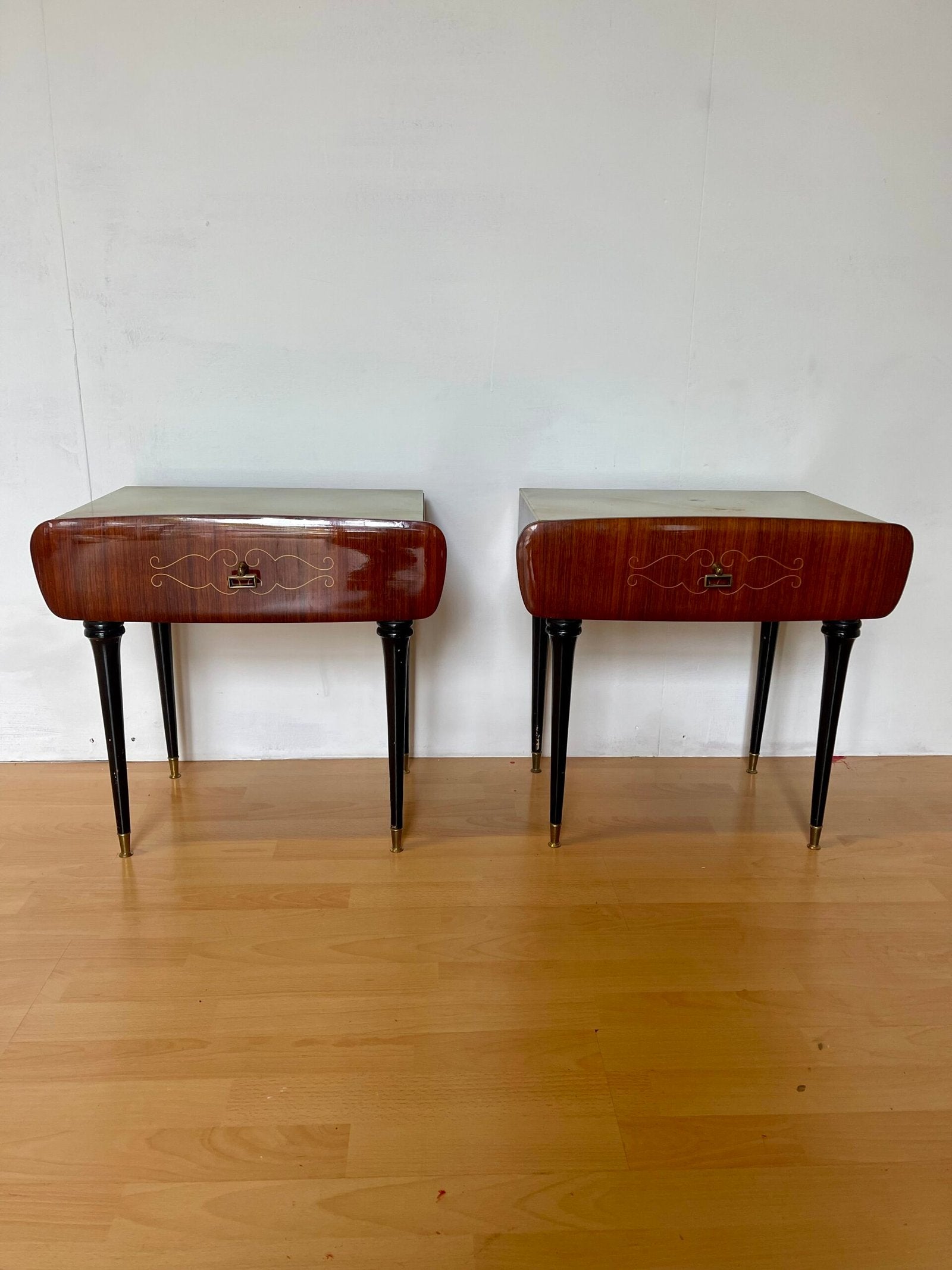 Coppia di comodini stile italiano anni '60