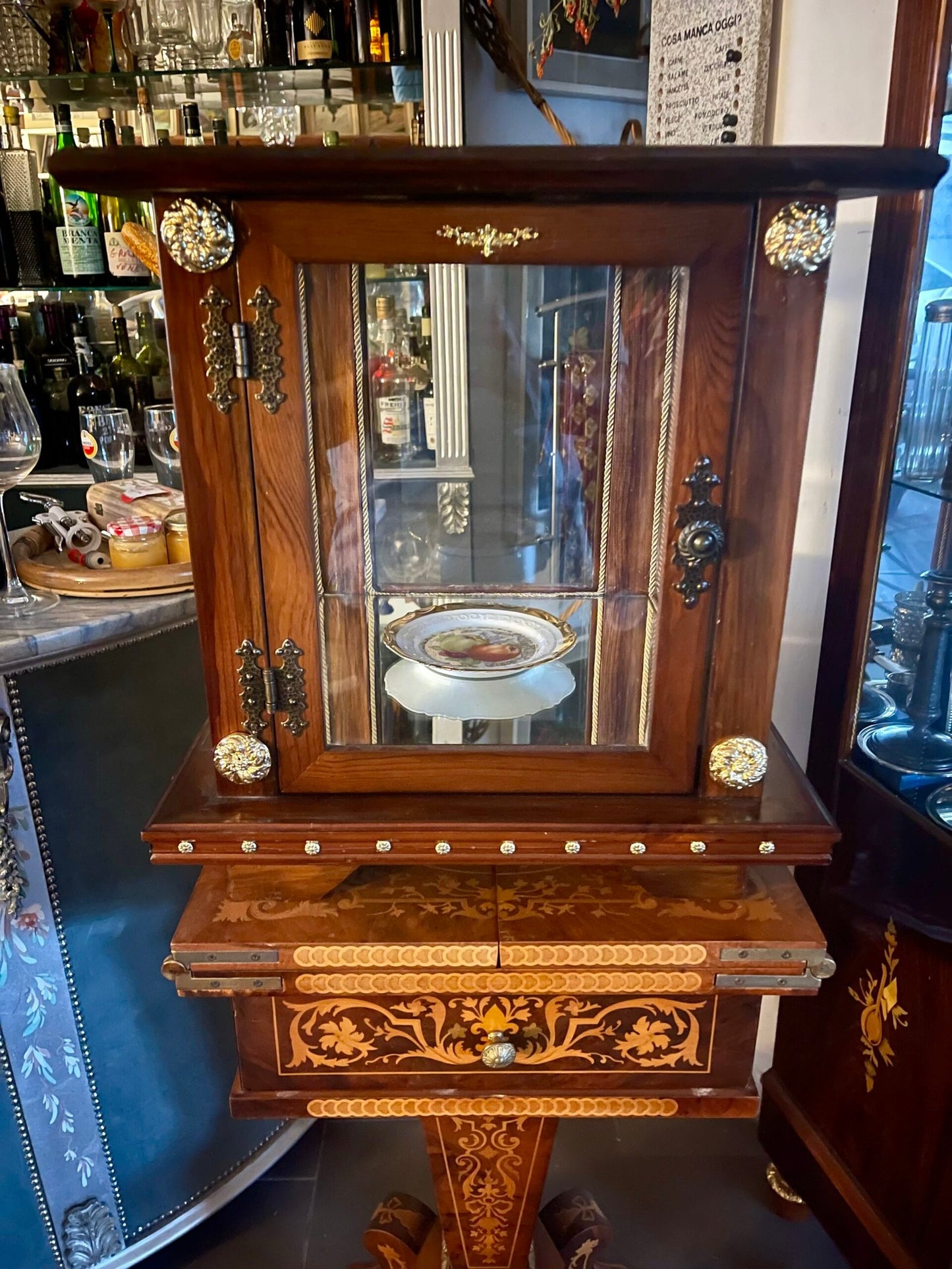 Vetrina da esposizione in stile Impero