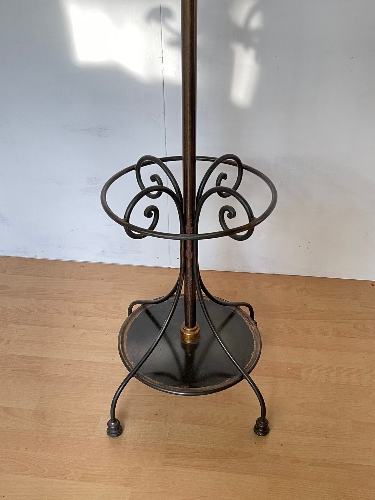 Appendiabiti d'Epoca in Ferro Battuto - Con Portaombrelli Integrato