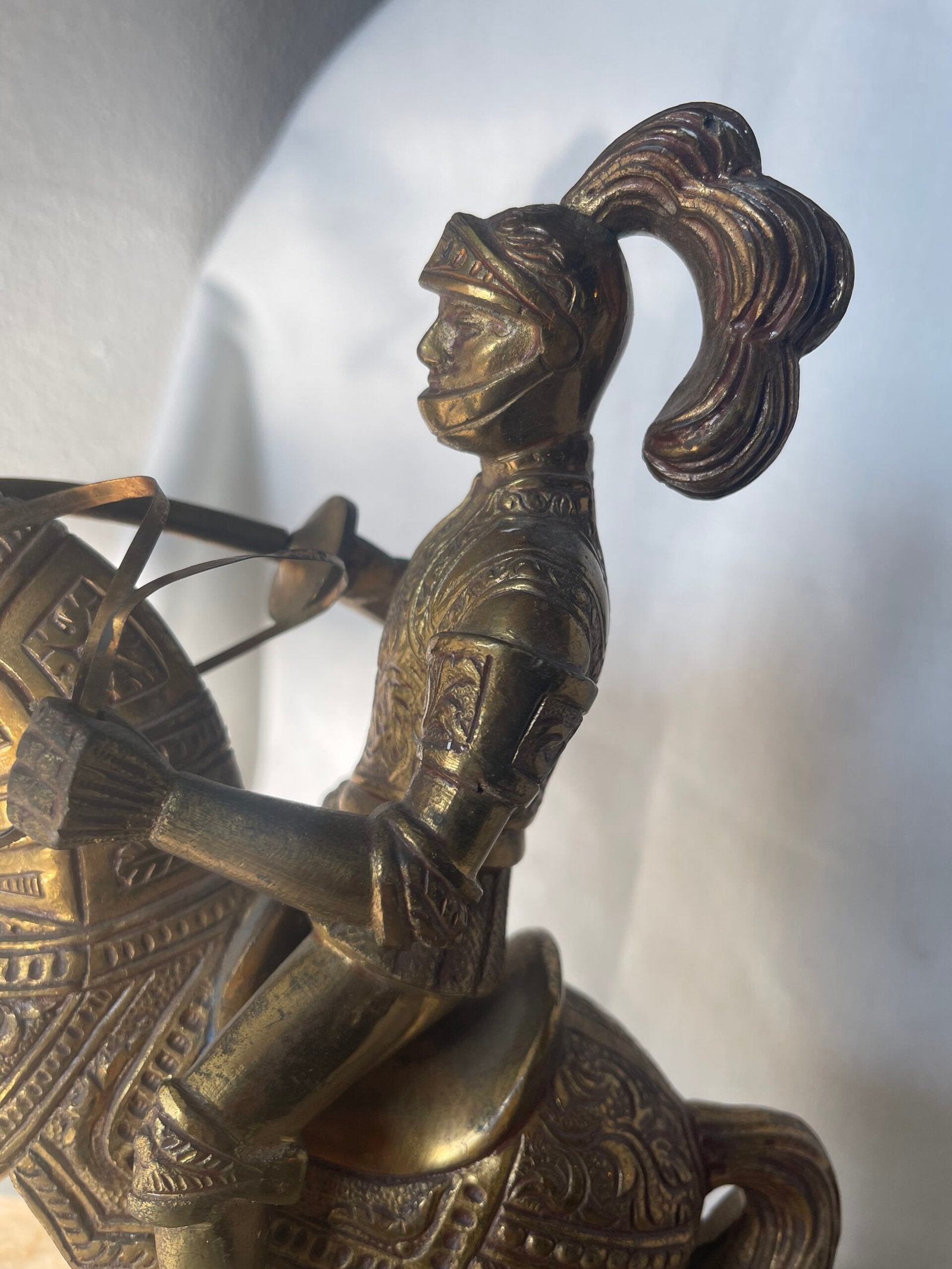 Statuetta Equestre di Cavaliere Medievale in Bronzo