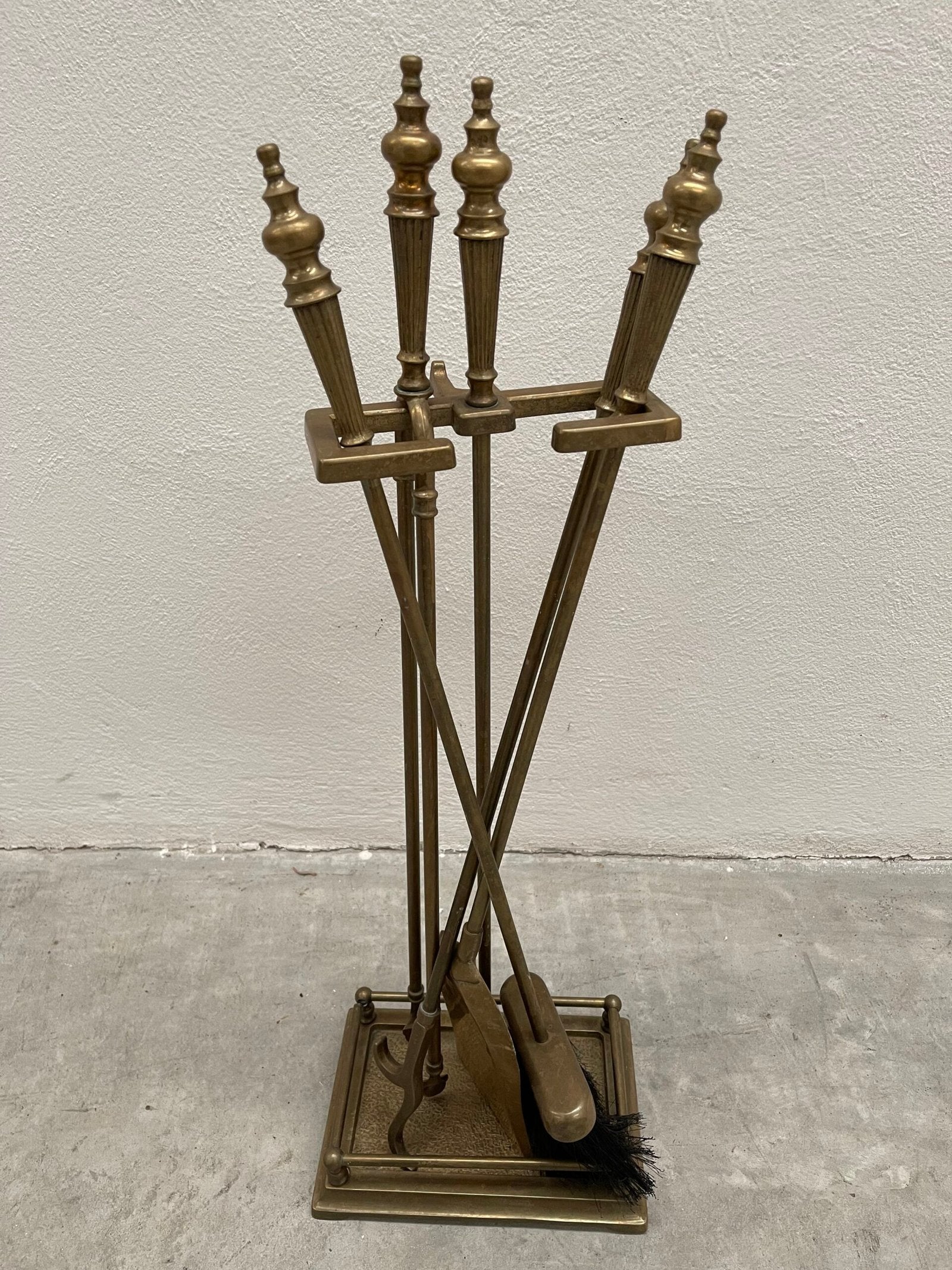 Set Antico da Camino in Ottone - 5 Pezzi con supporto
