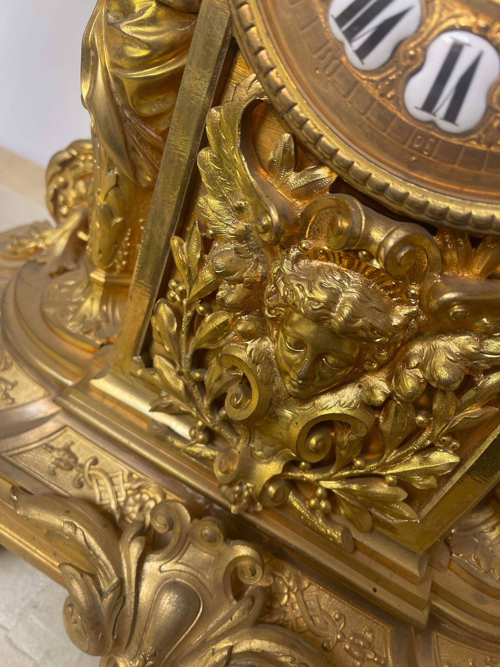 Sontuoso Trittico da Camino in Bronzo Dorato