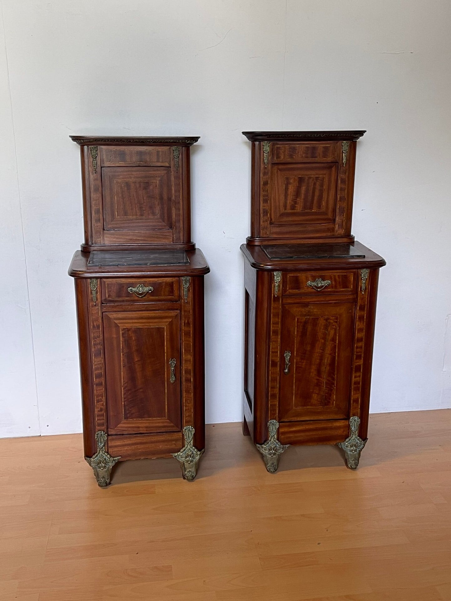 Coppia di comodini italiani in stile impero, anni 50