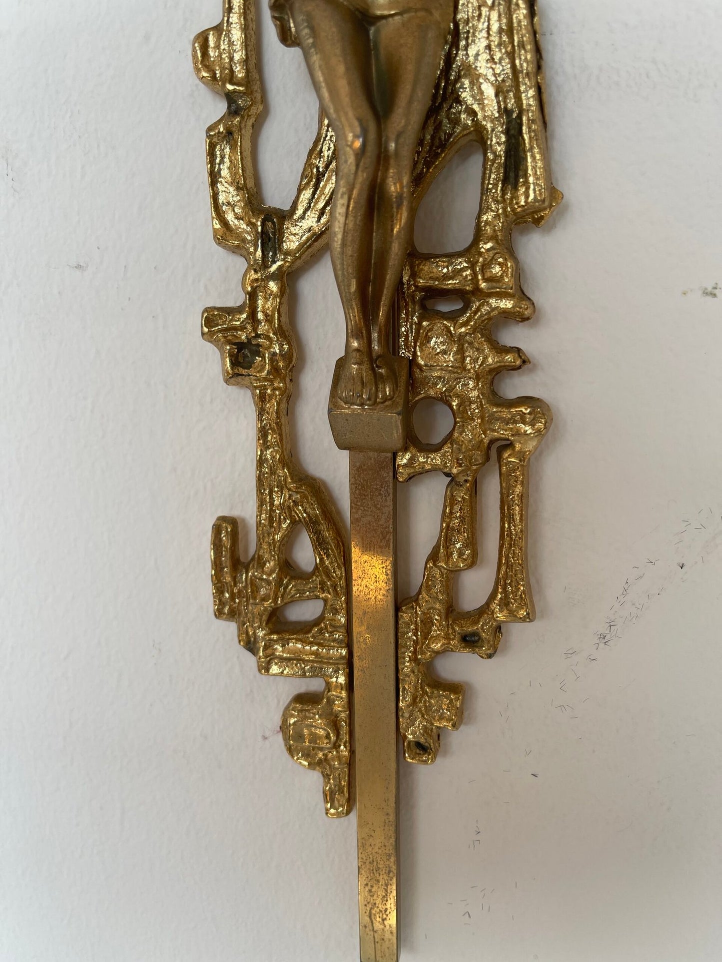 Crocifisso in bronzo dorato - stile elegante e moderno