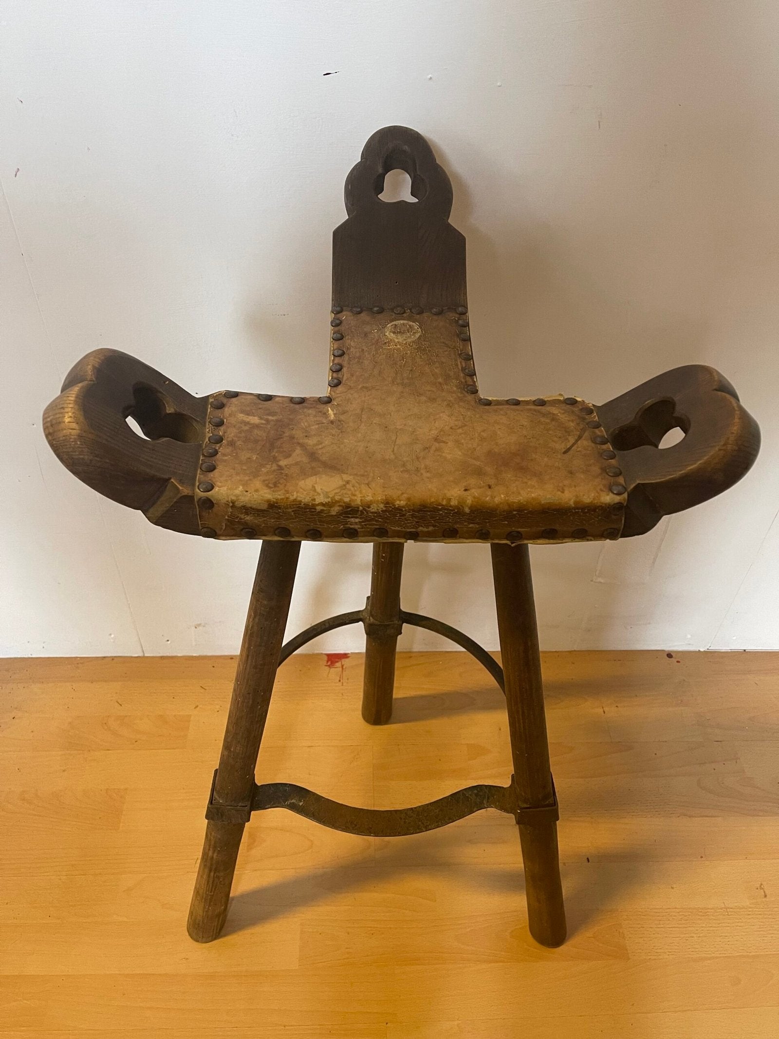 Sedia Contadina Rustica in Legno e Cuoio Chiodato