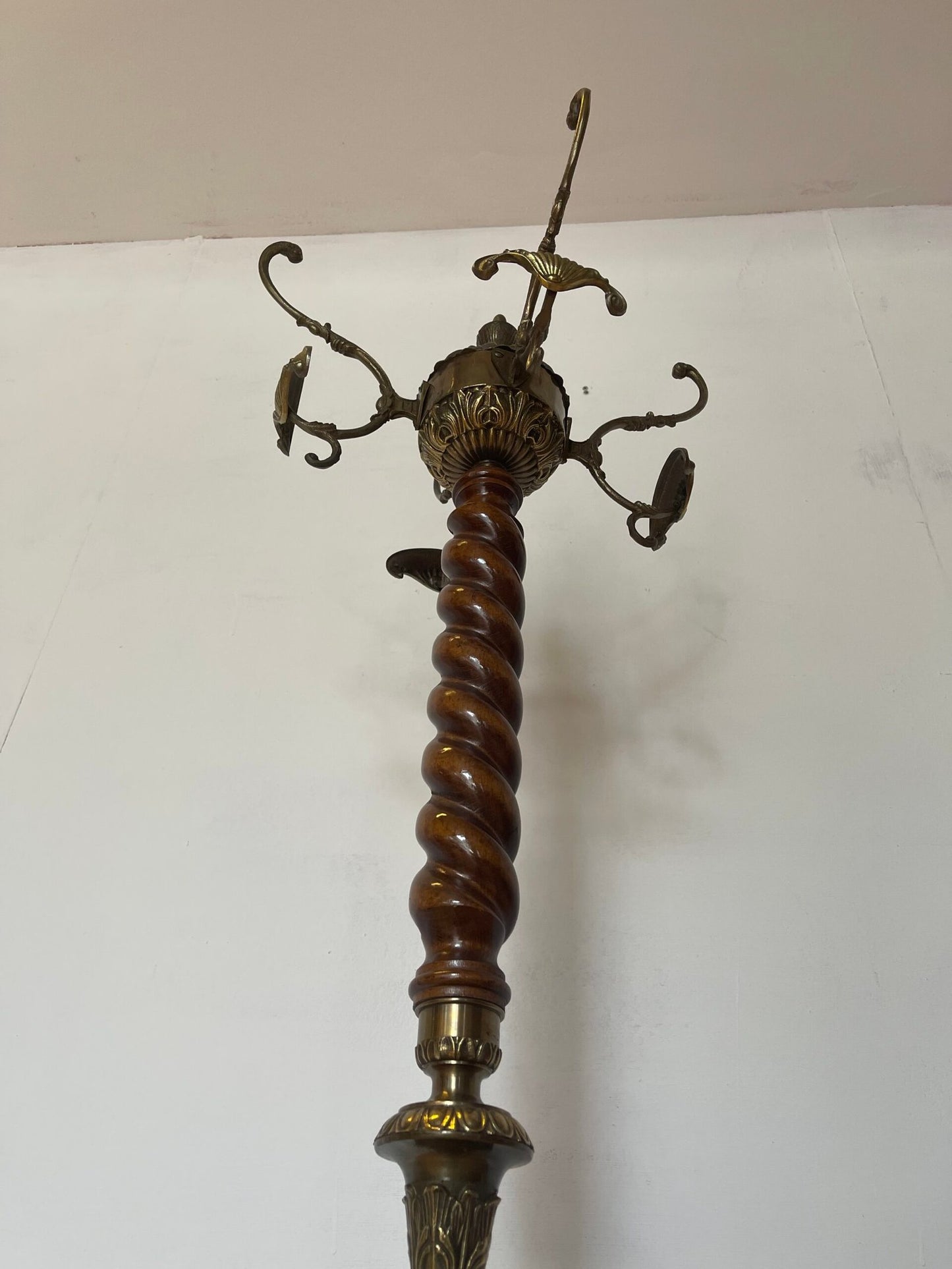 ntico Appendiabiti Vittoriano in Ottone e Legno Intagliato