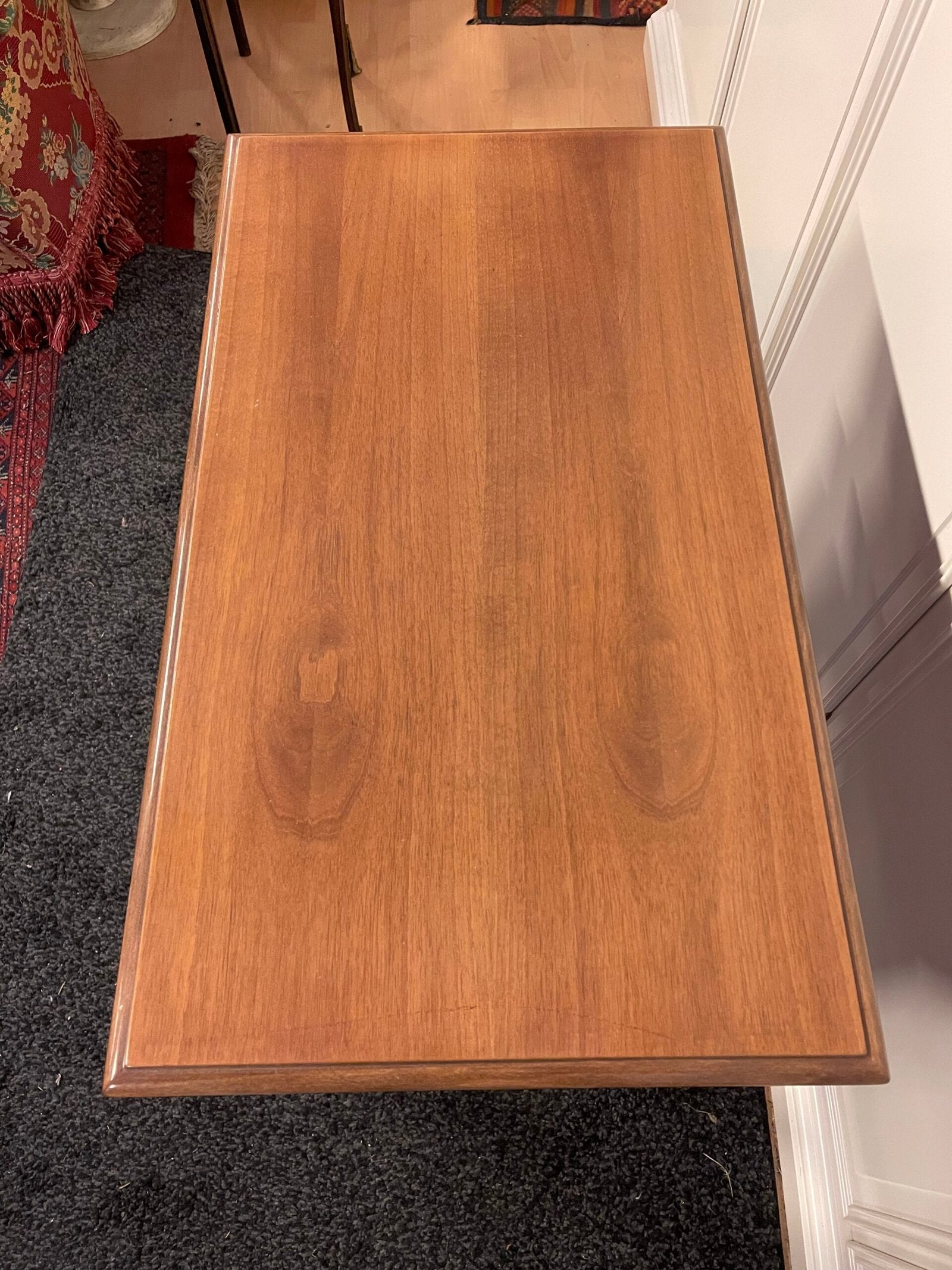 Tavolino in legno con cassetto – stile classico