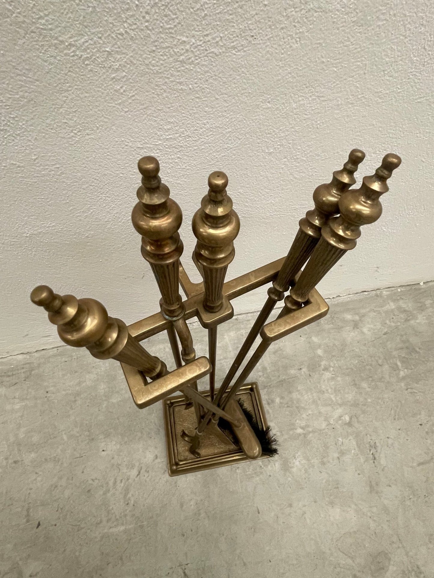 Set Antico da Camino in Ottone - 5 Pezzi con supporto