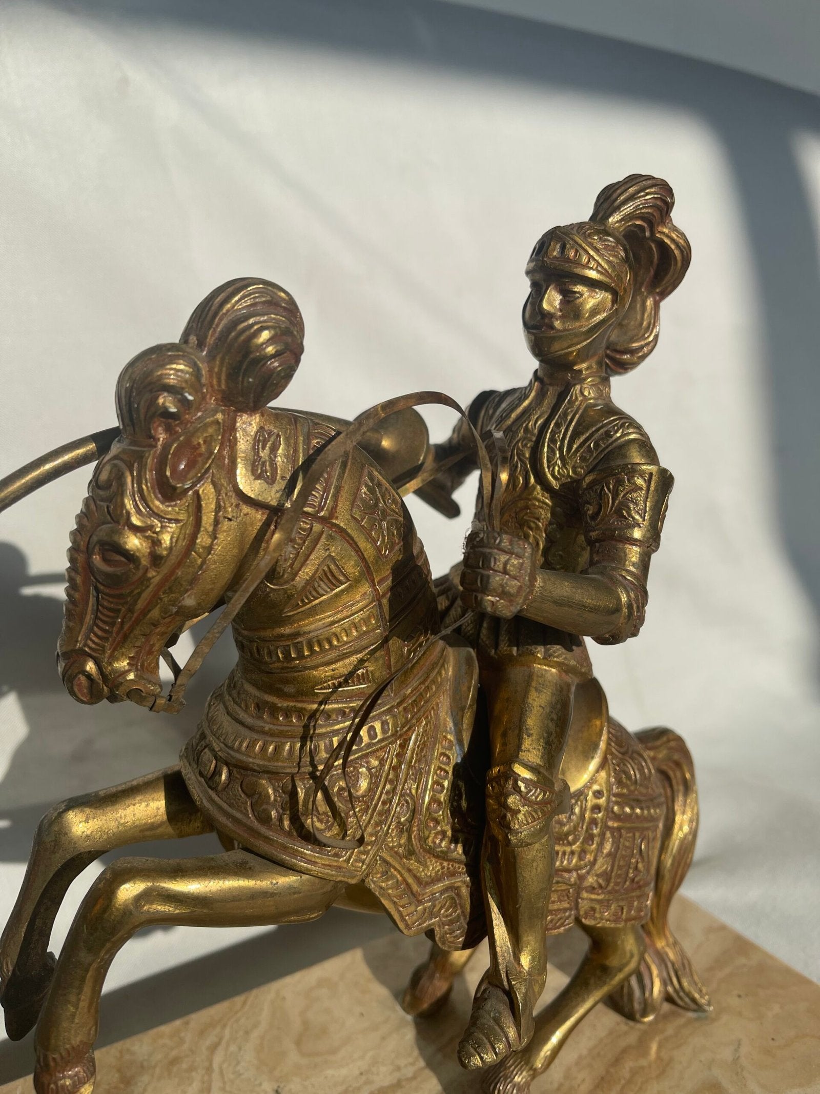 Statuetta Equestre di Cavaliere Medievale in Bronzo