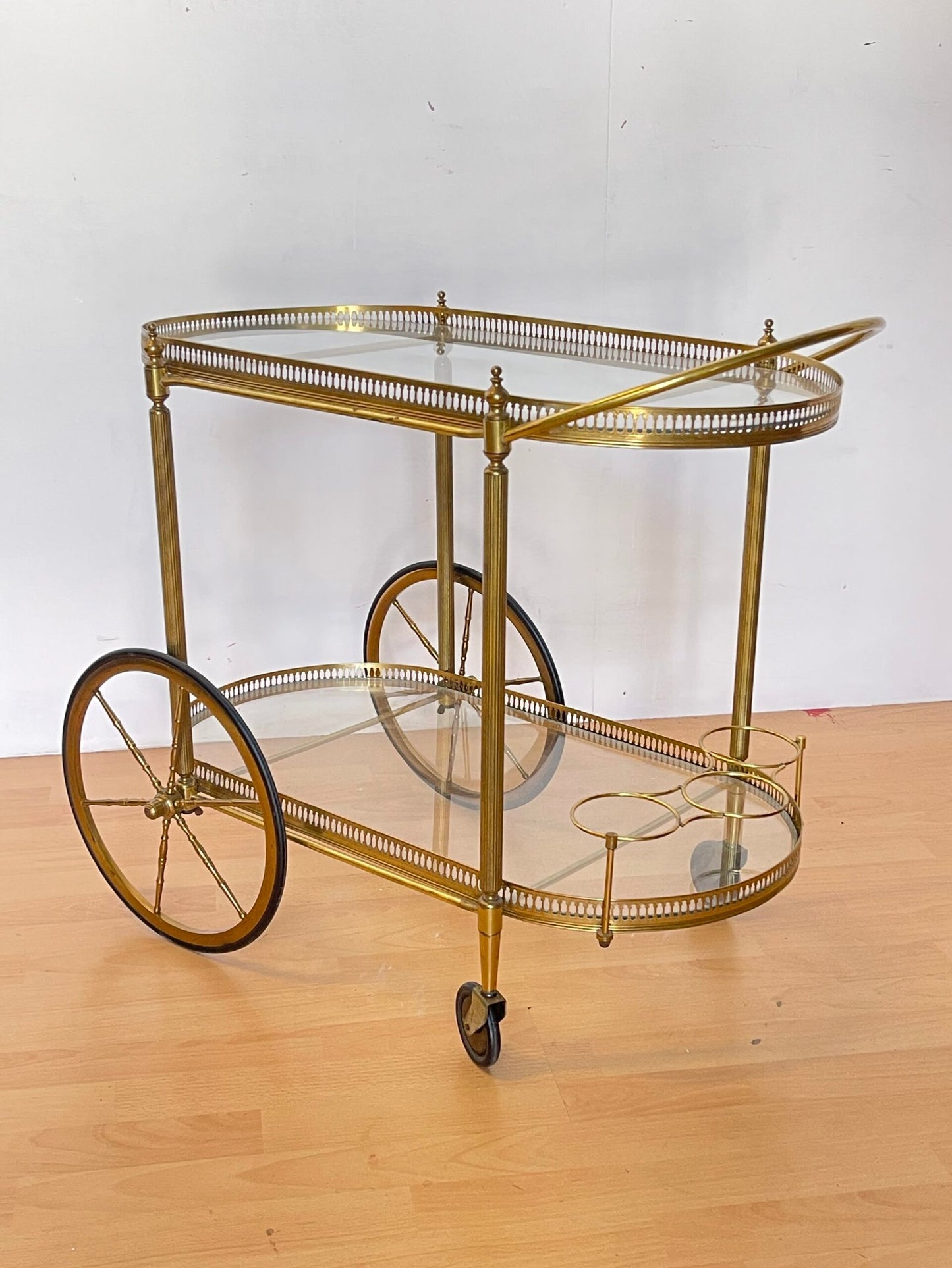 Carrello Bar vintage in Ottone e Vetro, anni 60 «Eleganza Dorata»