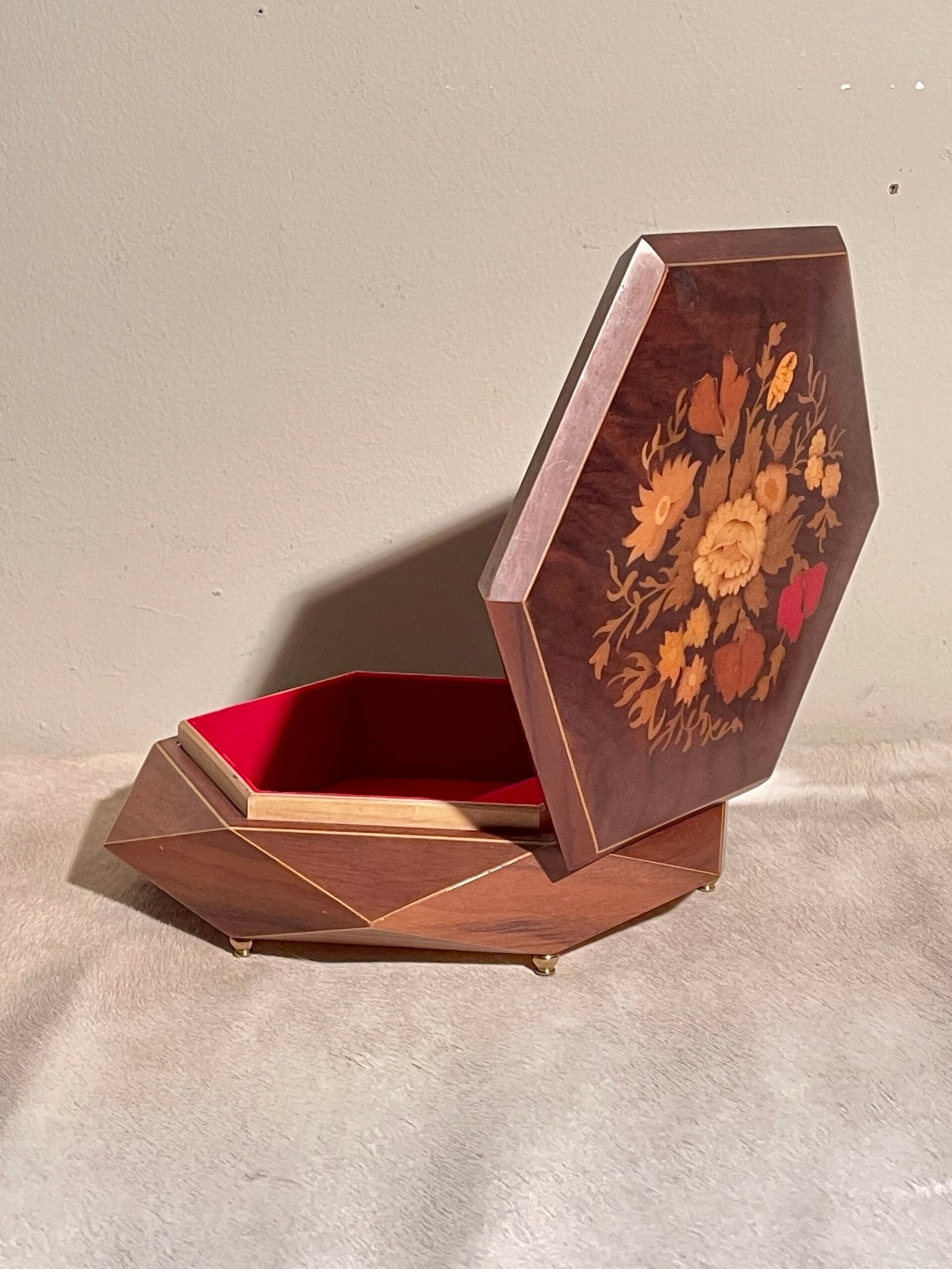 Scrigno Gioiello Musicale in Legno – Made in Italy (1990s)