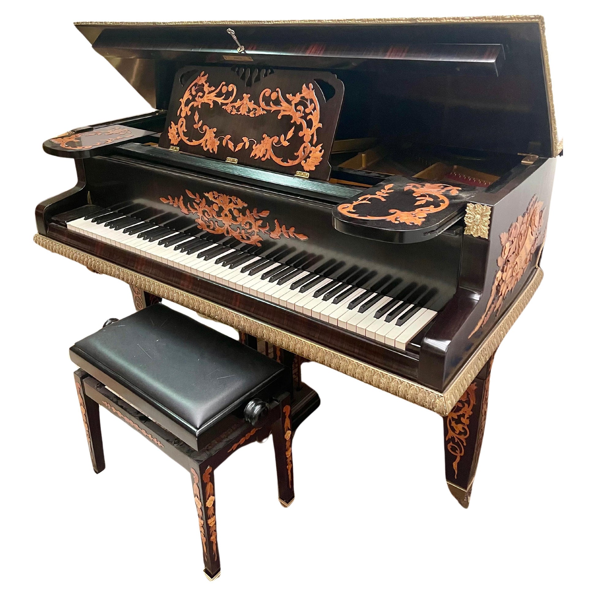 Pianoforte tedesco con preziosi legni di frutta e intagli 1930