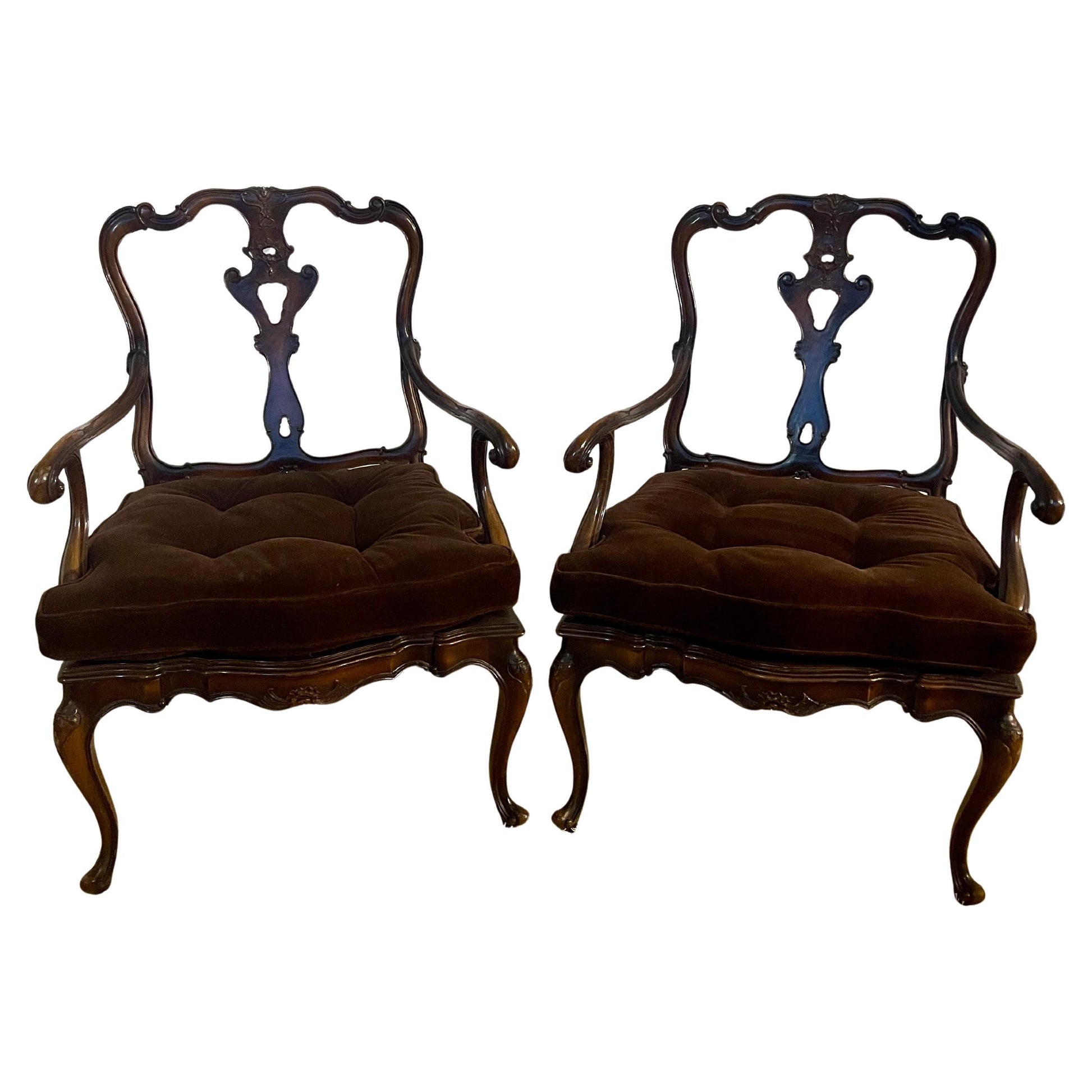 Coppia di poltrone in noce veneto XIX secolo