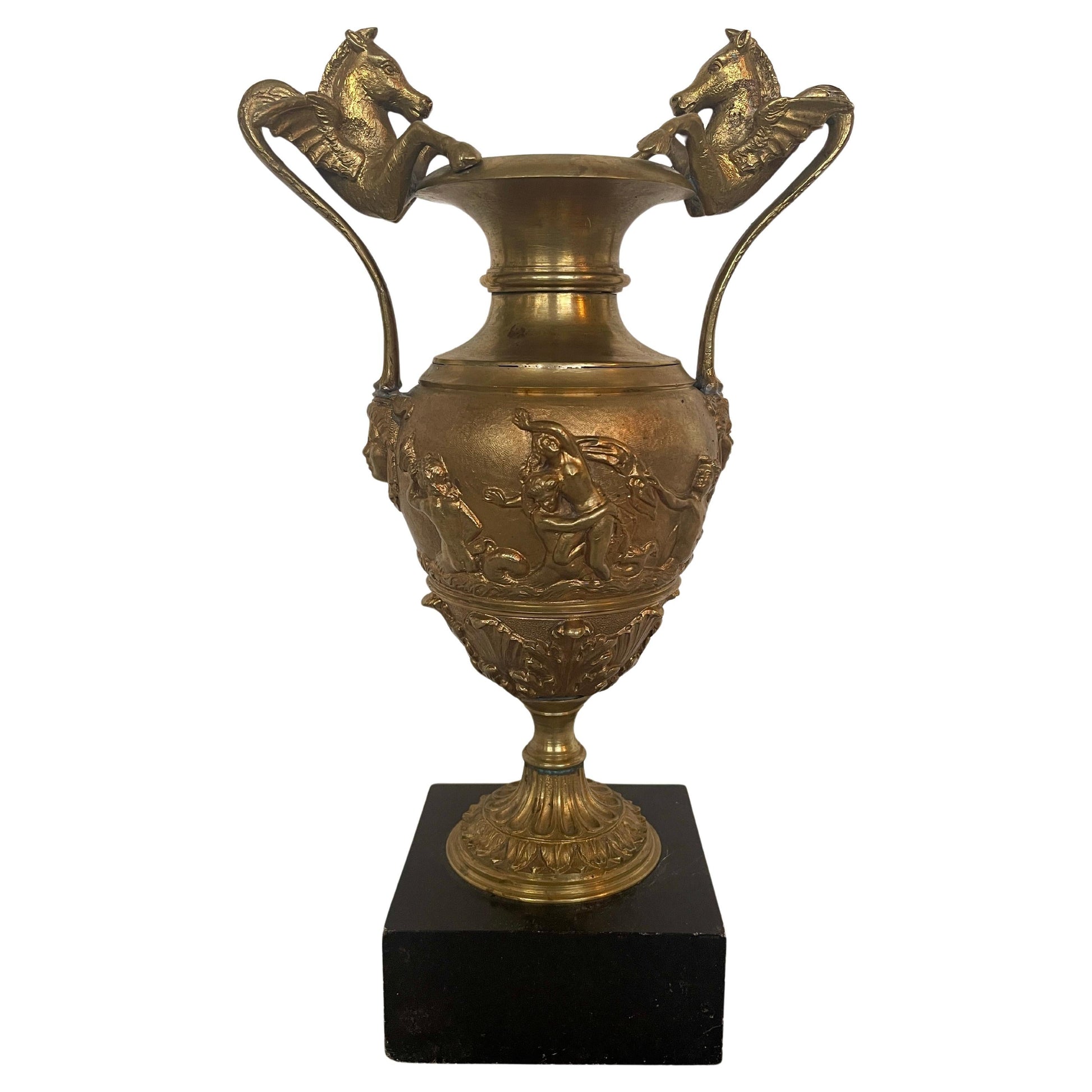 Antico vaso italiano in bronzo con base in marmo XIX secolo