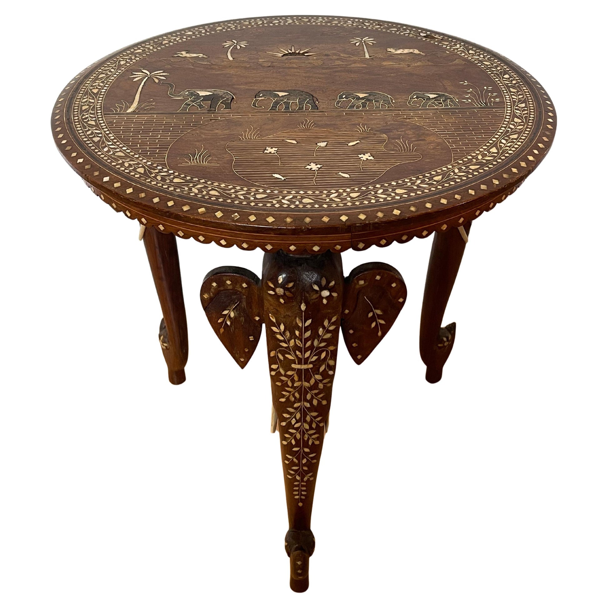 Tavolino anglo-indianotaj mahal Elephant in legno e osso intarsiato XX secolo